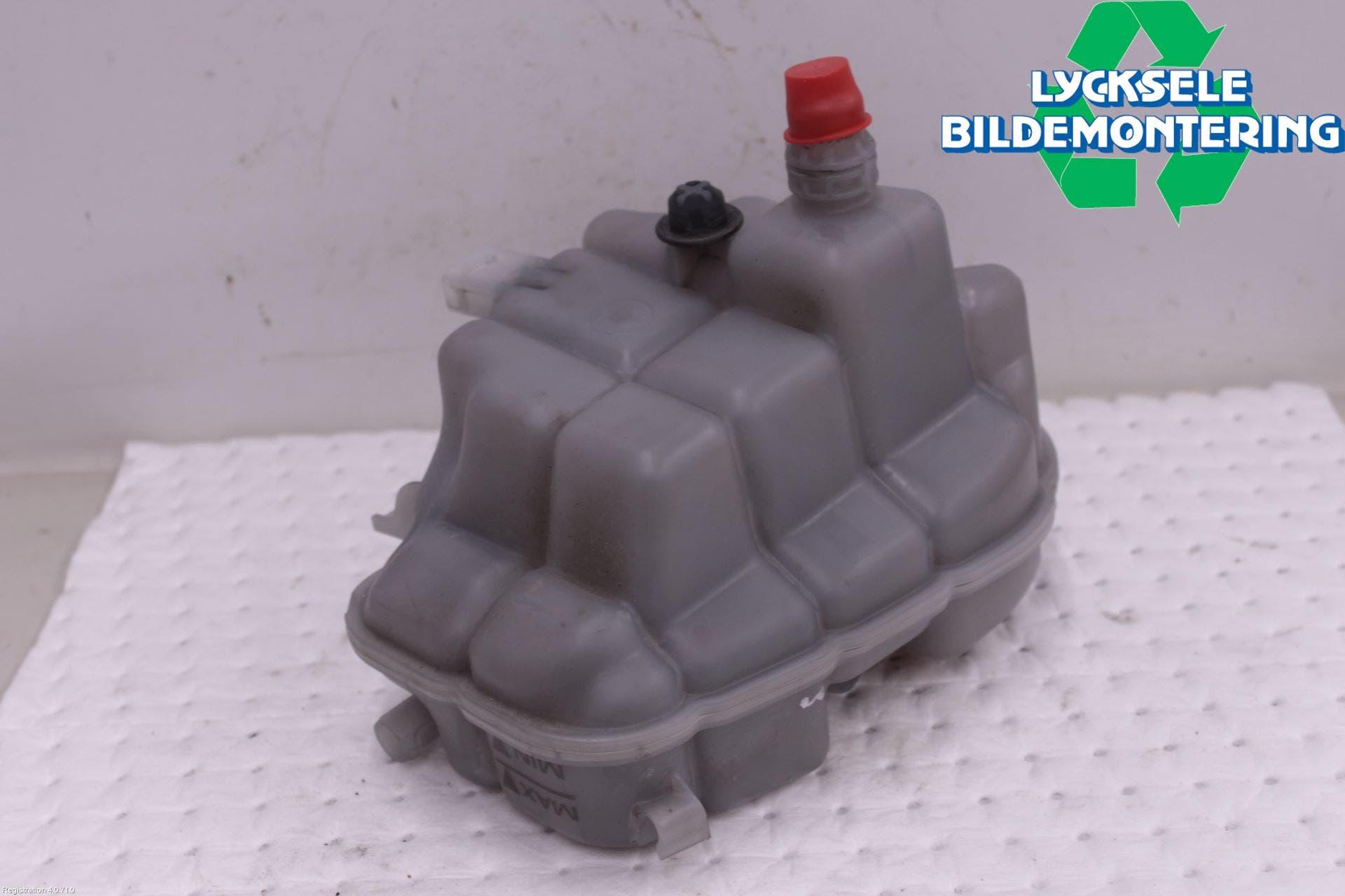 Audi A6 ALLROAD 12-18 Expansionstank