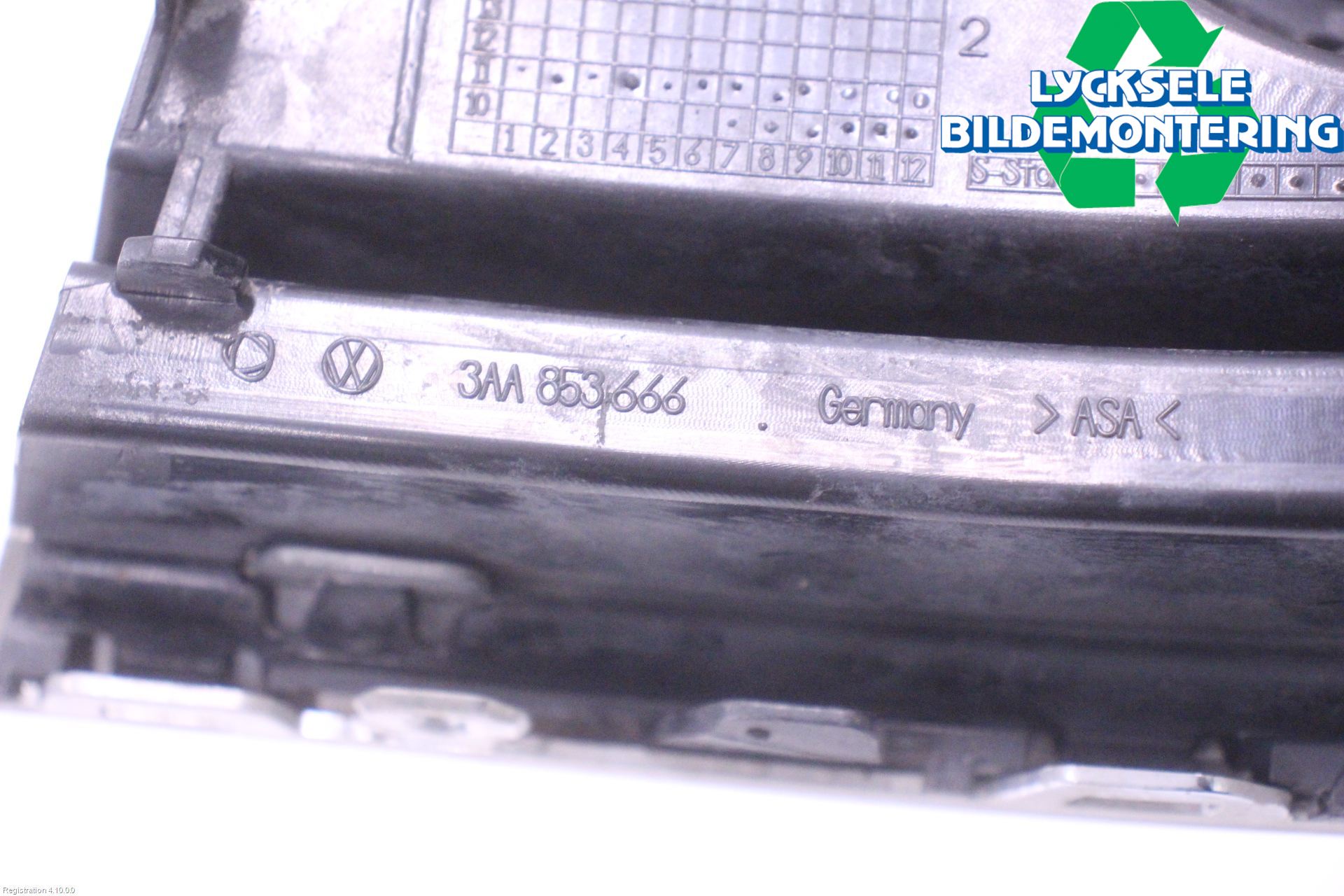 Volkswagen VW PASSAT 11-14 Dimljussarg Fram