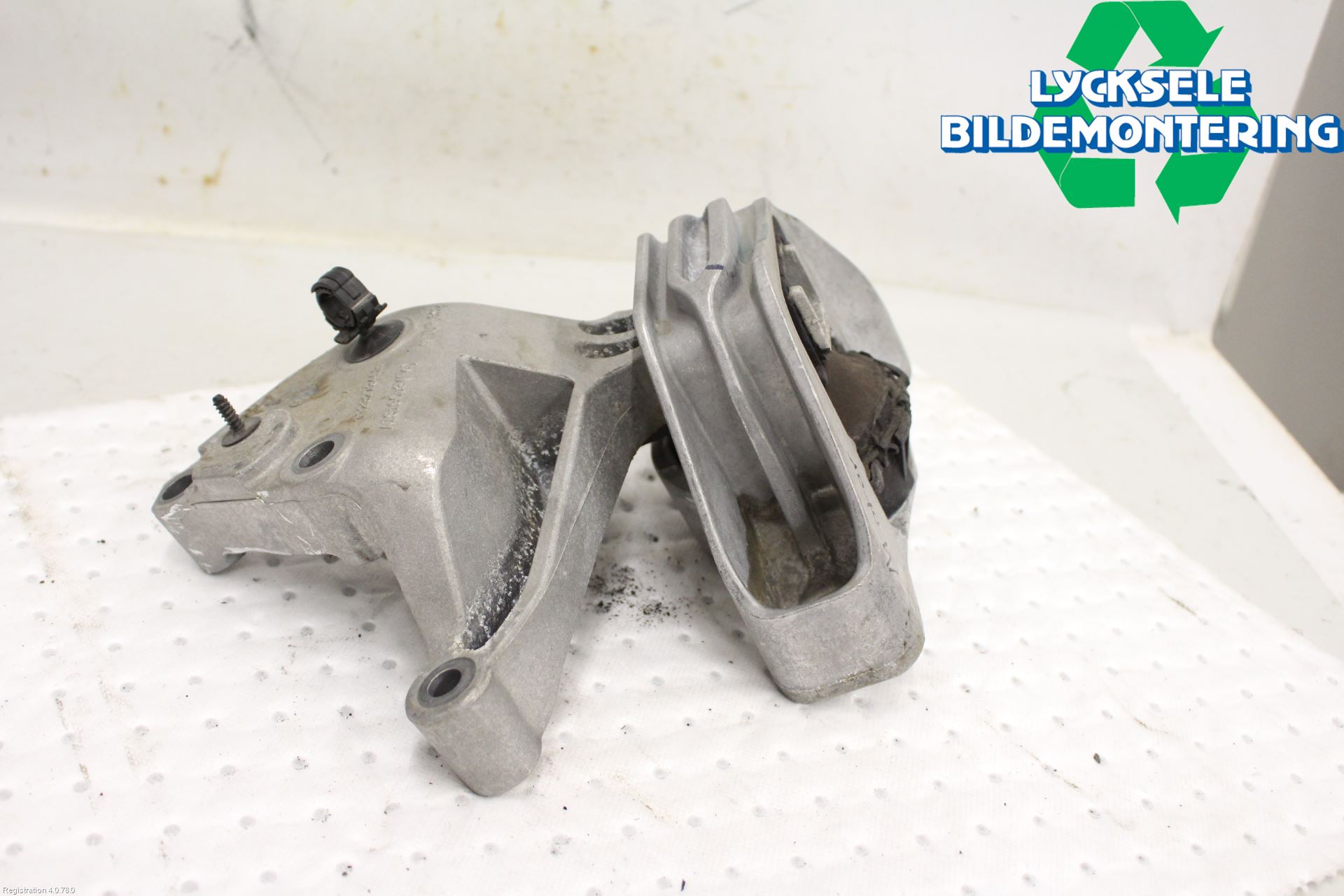 Nissan QASHQAI 17-21 Motorfäste