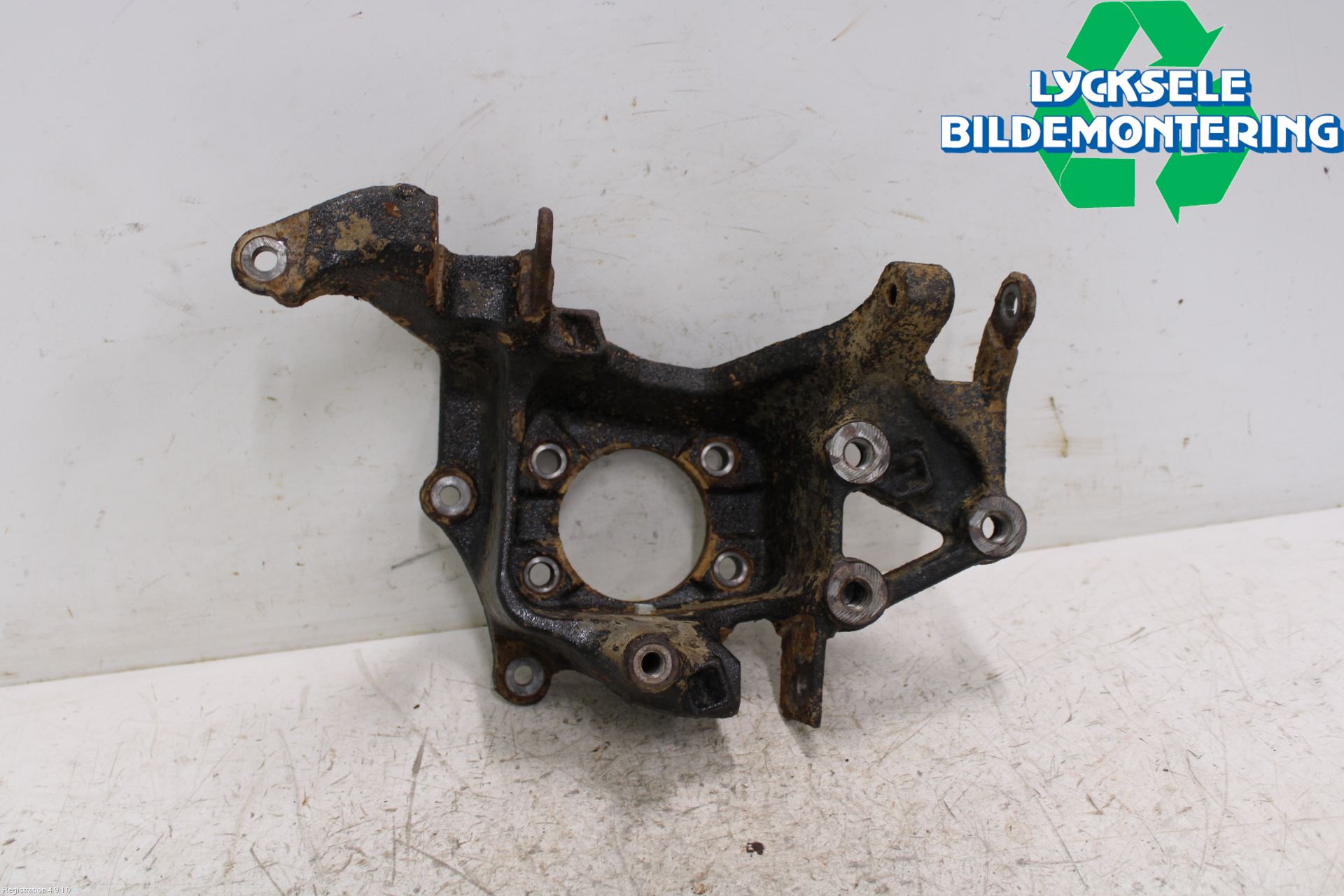 Ford KUGA 13-16 Hjullagerhus-Spindel Hö B