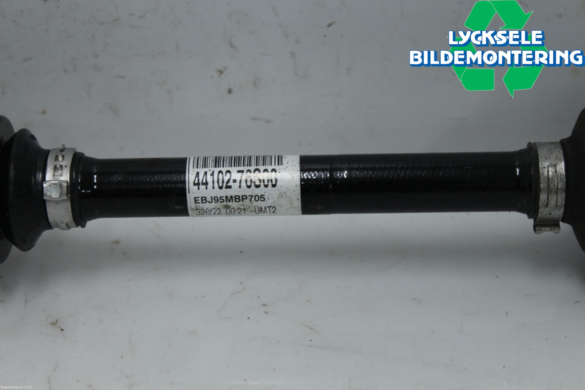 Suzuki SX4 S-CROSS 22- Drivaxel Fram Vänster