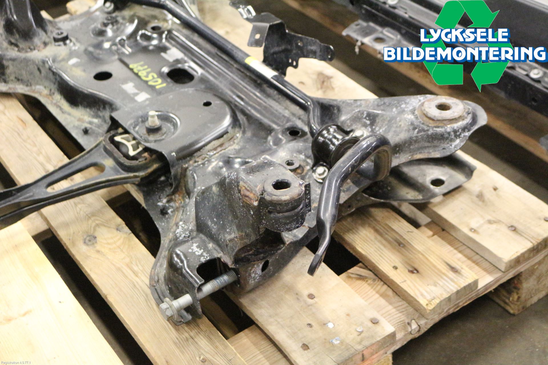 Ford TRANSIT/TOURNEO COURIER 13-23 Framvagnsbalk