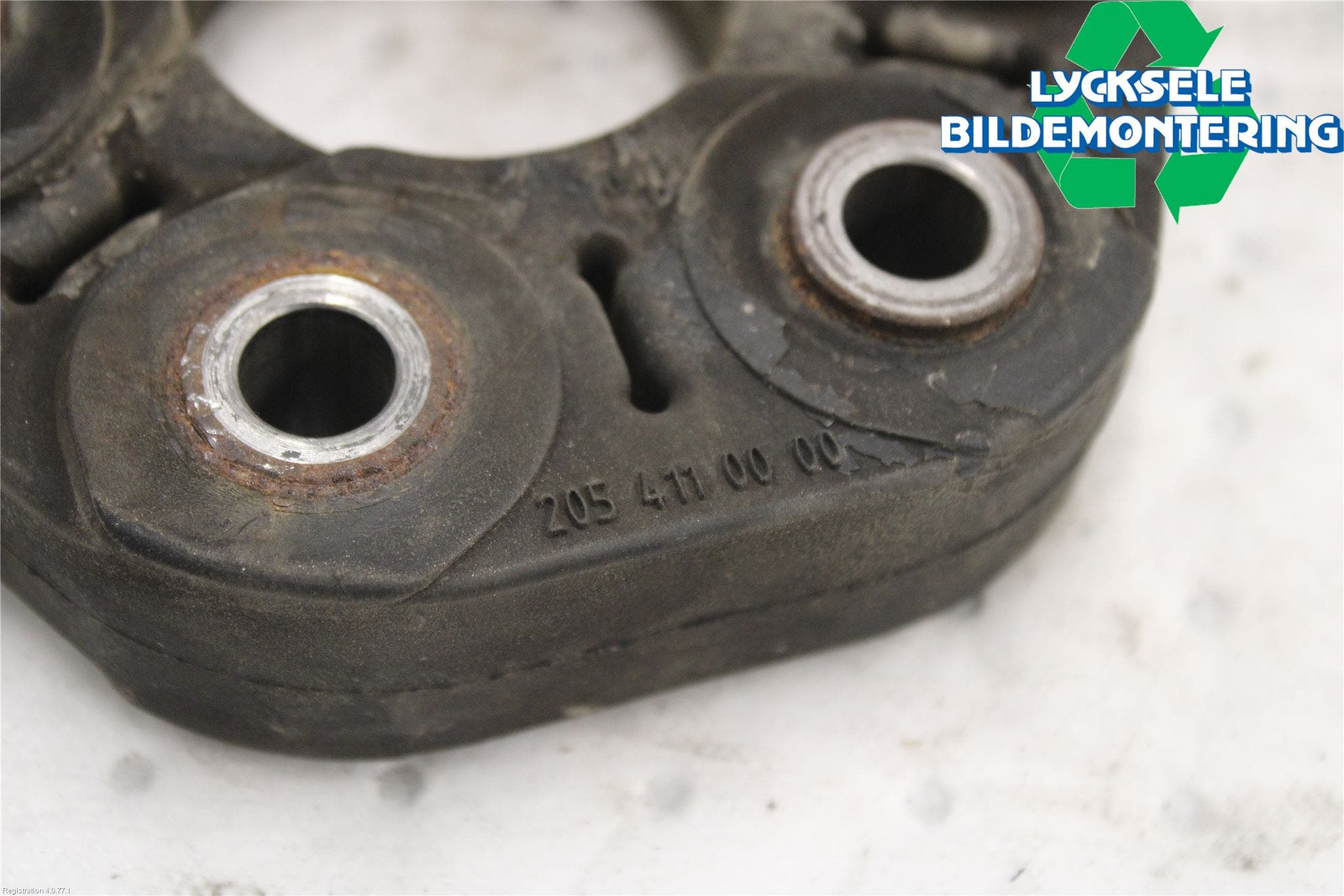 Mercedes-Benz MB C-KLASS (W205) 14-21 Mellanaxel Gummiknut