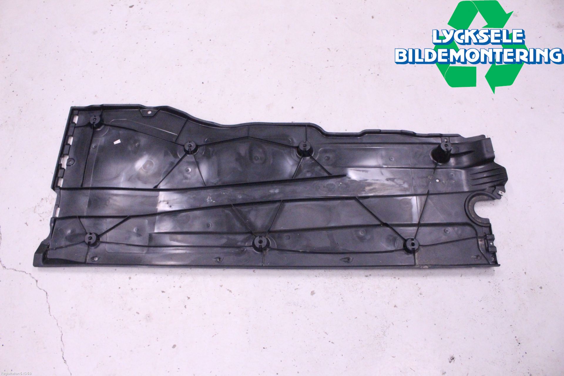 Volkswagen VW GOLF / E-GOLF VIII 20- Hasplåt Plåt-Plast