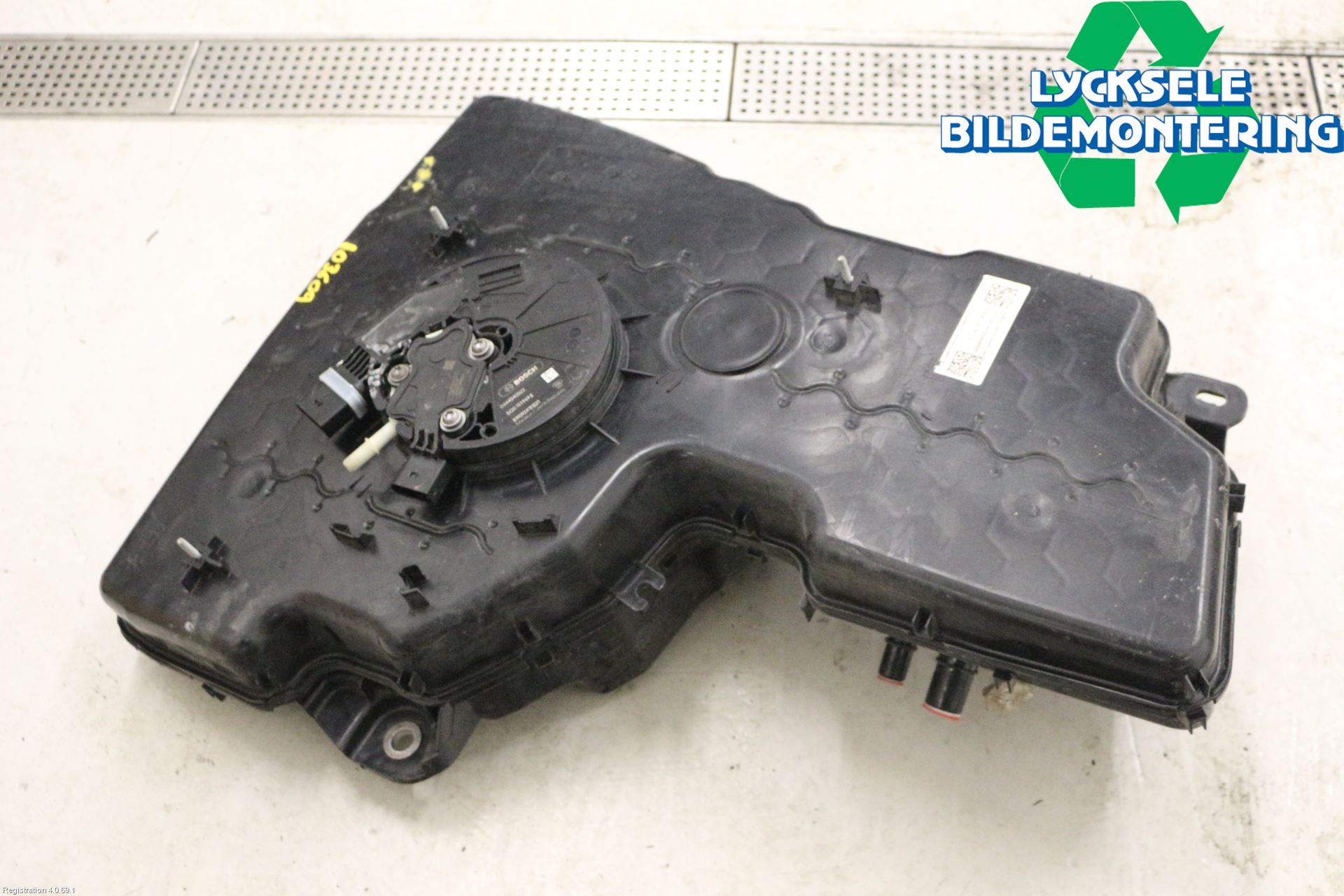 Volkswagen VW TIGUAN 16-24 Adblue Tank