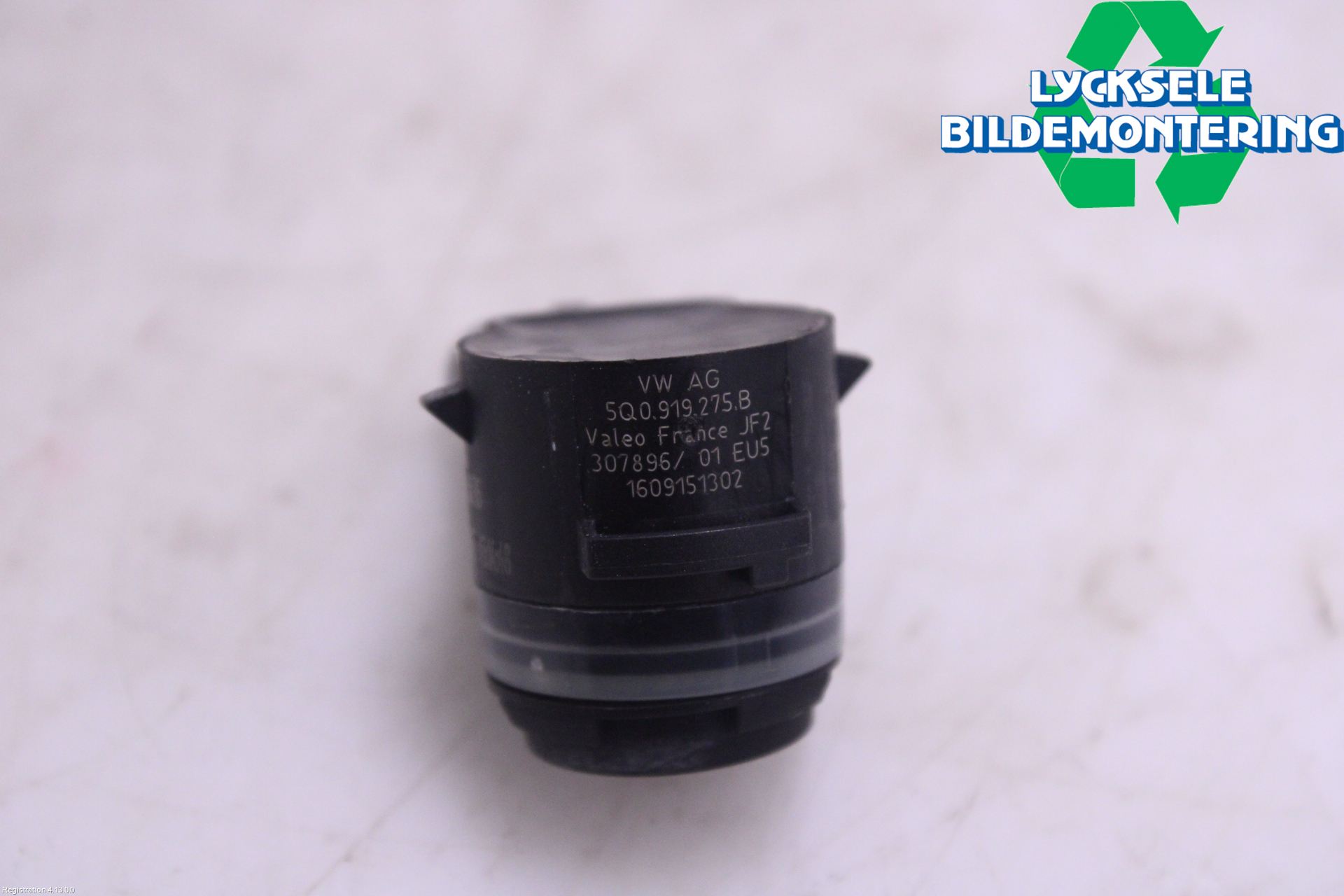 Volkswagen VW PASSAT 15-19 Parkeringshjälp Frontsensor
