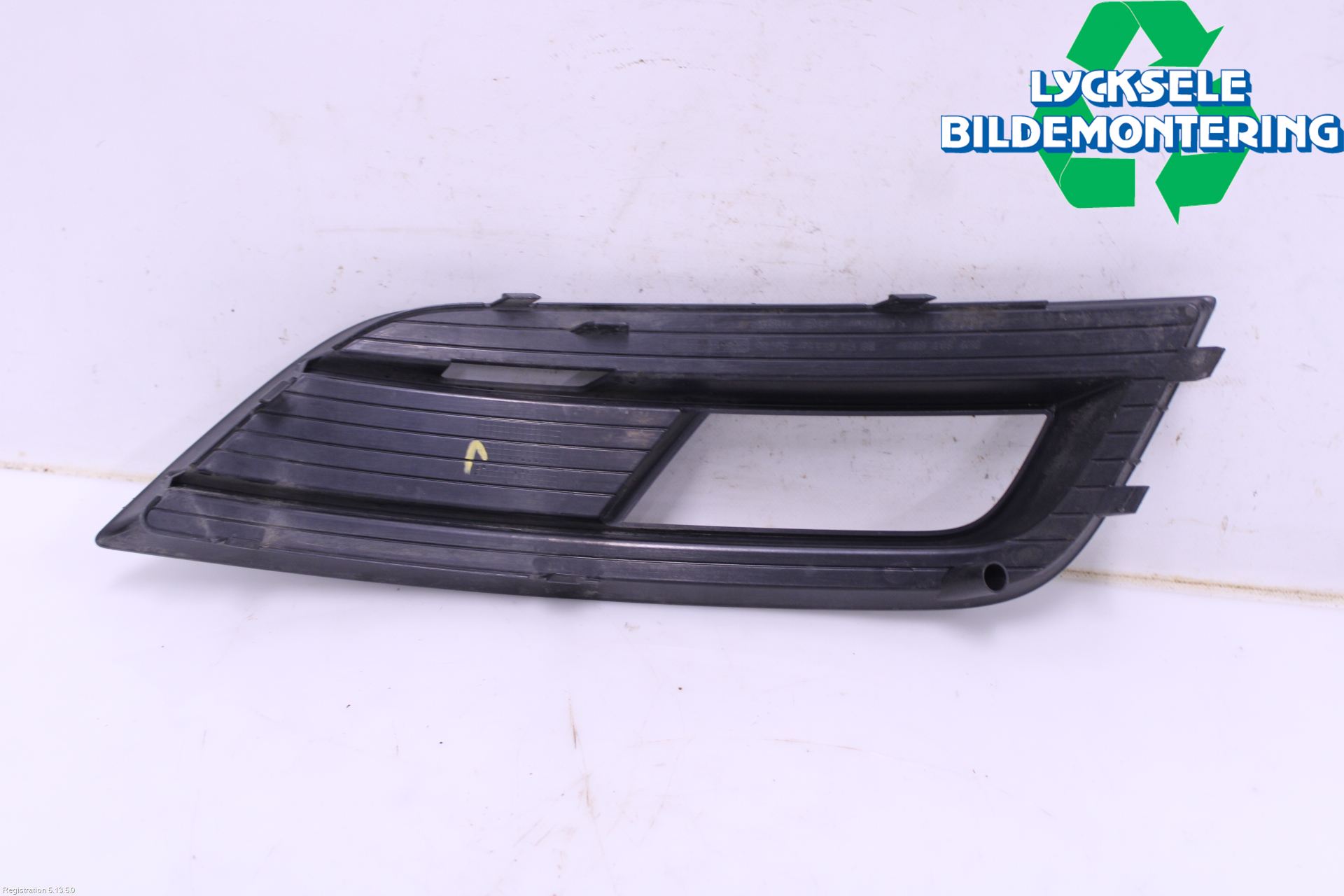 Audi A4 12-15 Dimljussarg Fram