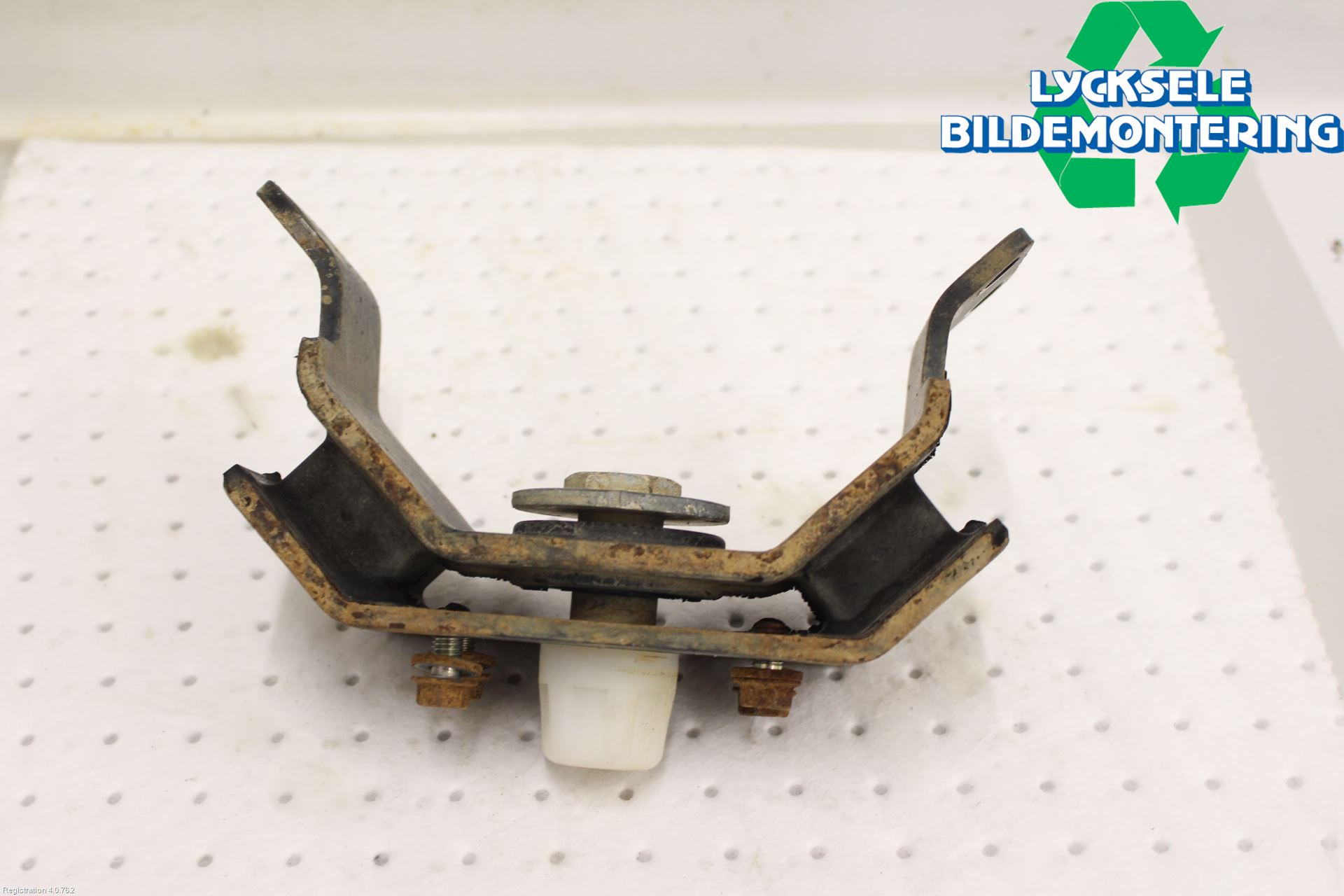 Toyota HILUX 05-16 Växellådsfäste