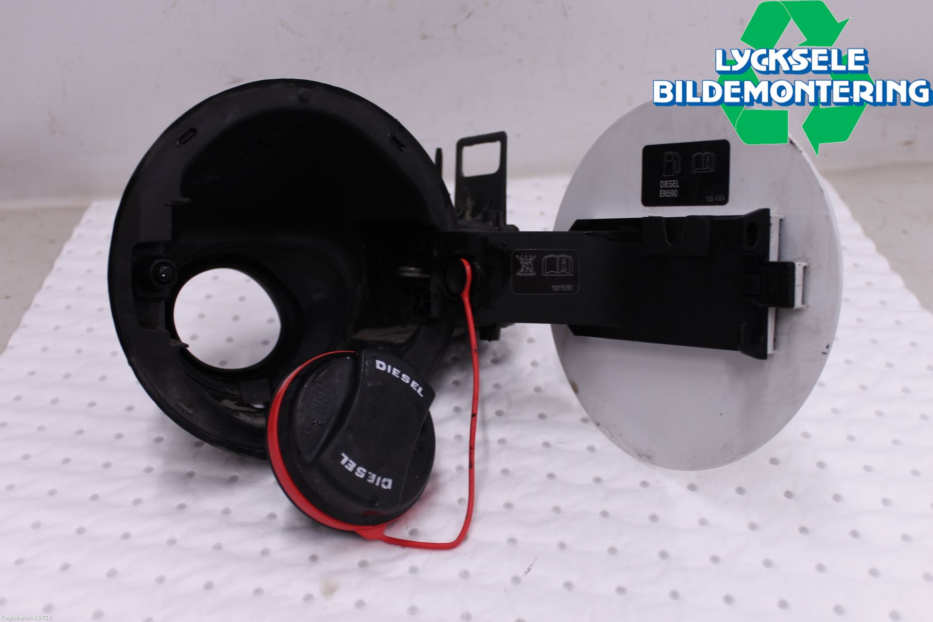 Opel INSIGNIA 09-16 Tanklucka