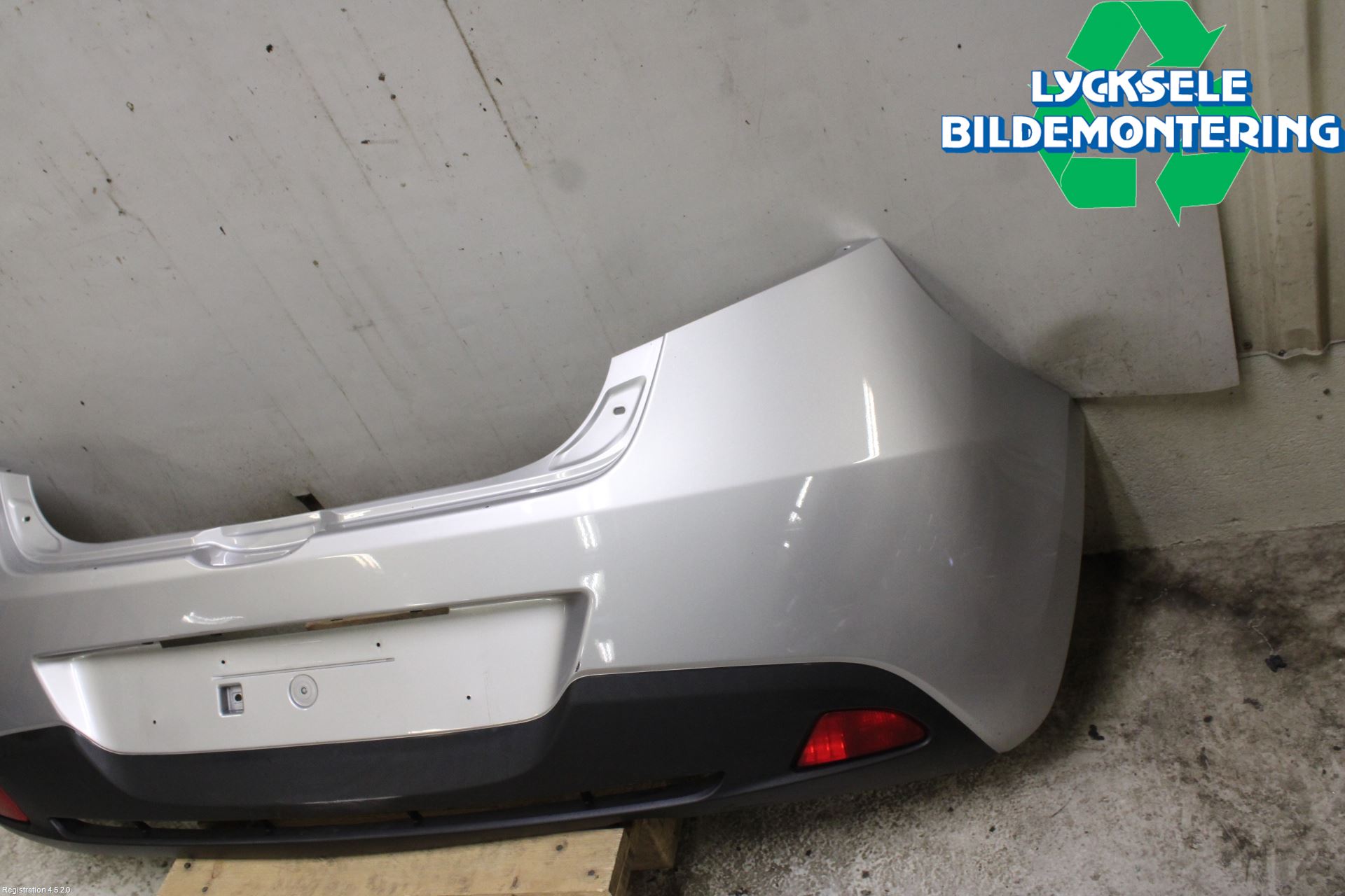 Mazda 2 (DE) 08-15 Stötfångarbeklädnad Bak