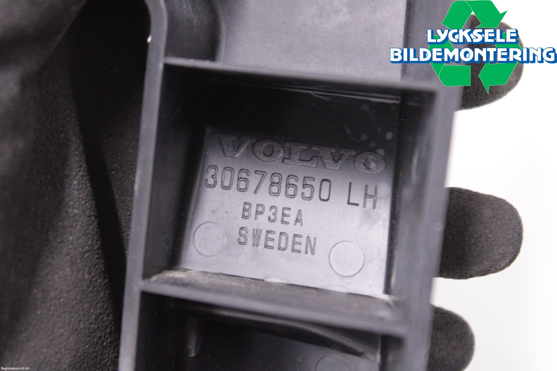 Volvo XC70 08-13 Stötfångarfäste Bak Vä