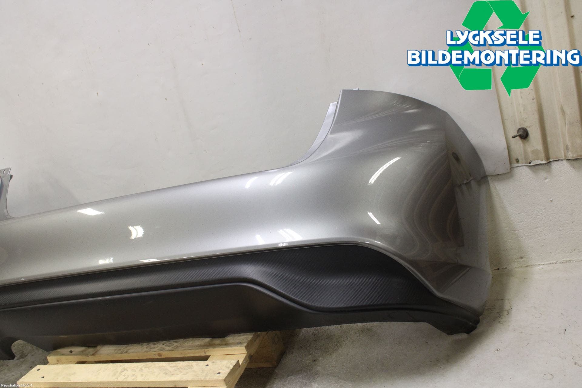 Nissan PULSAR Stötfångarbeklädnad Bak