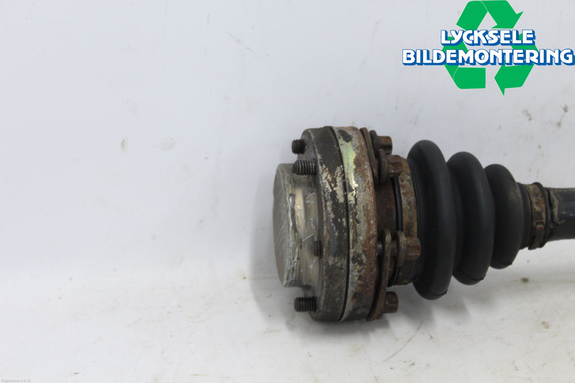 BMW 3 E36      91-00 Drivaxel Bak Vänster