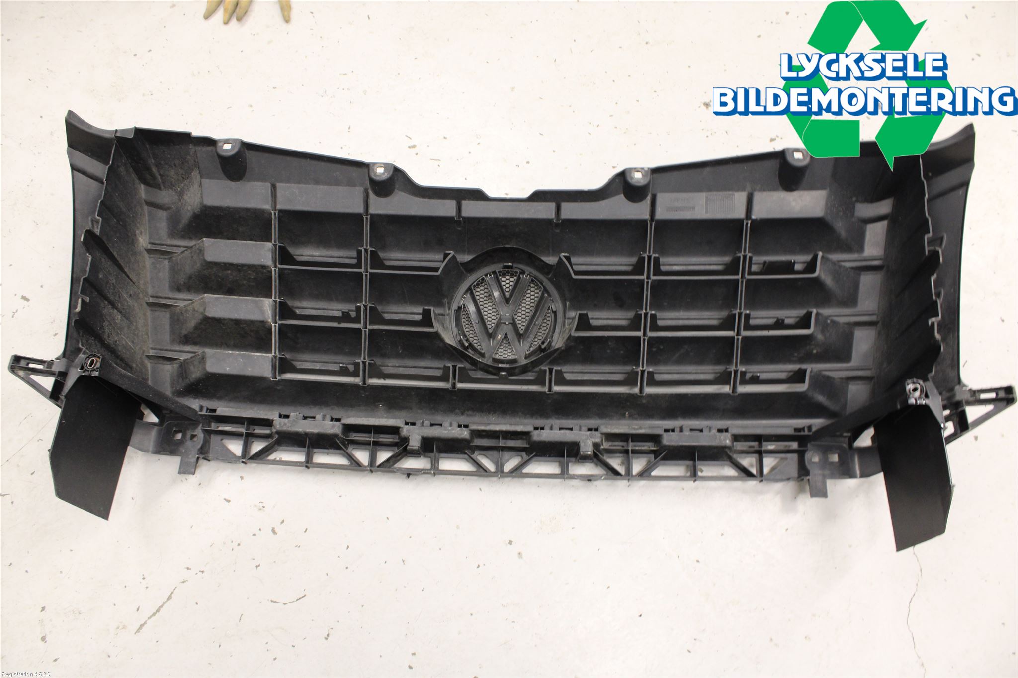 Volkswagen VW CRAFTER 06-16 Grill Komp