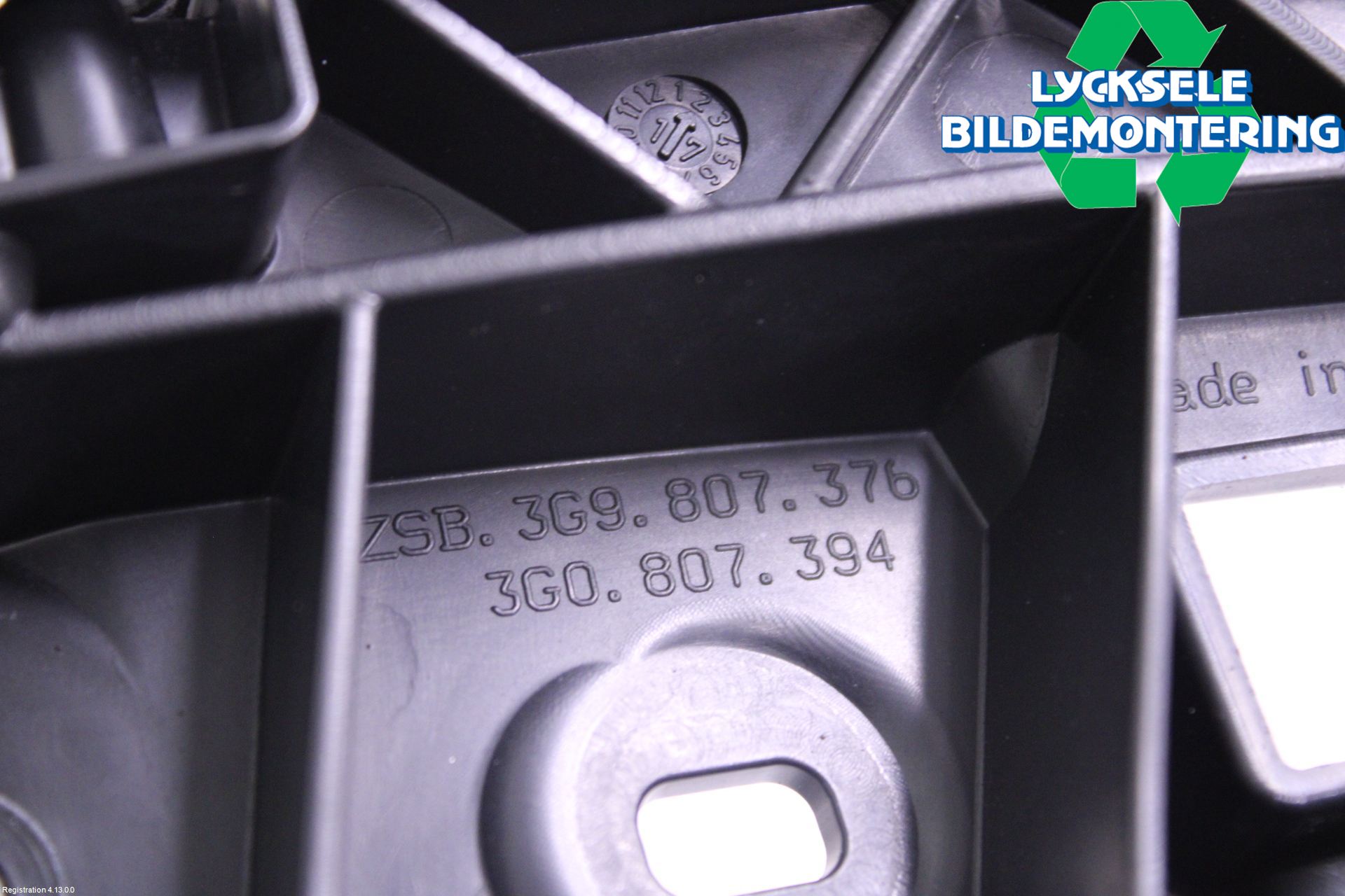 Volkswagen VW PASSAT 15-19 Stötfångarfäste Bak Hö