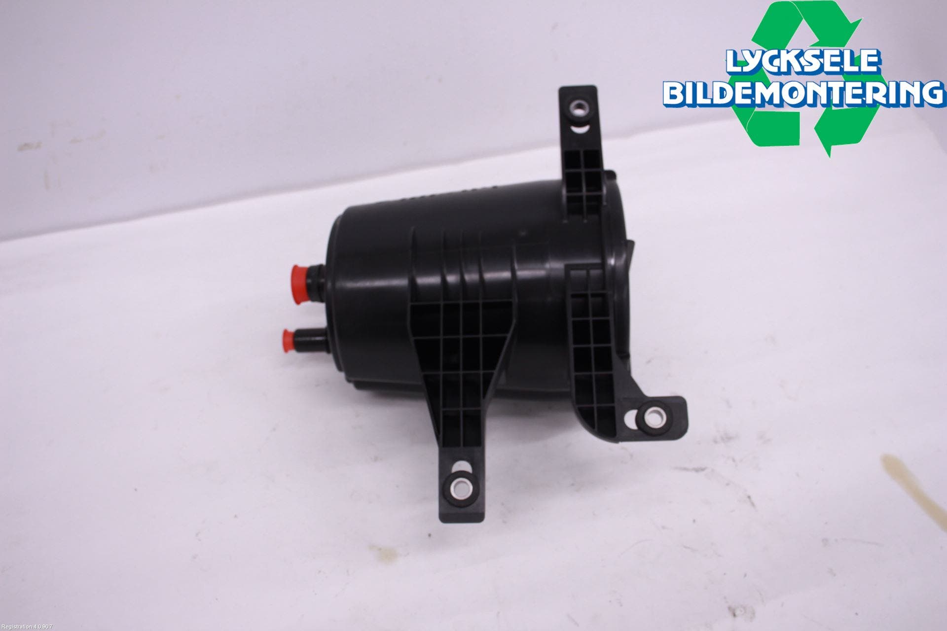 BMW 5 G30/G31/F90 17-23 Bränsle Kolkanister