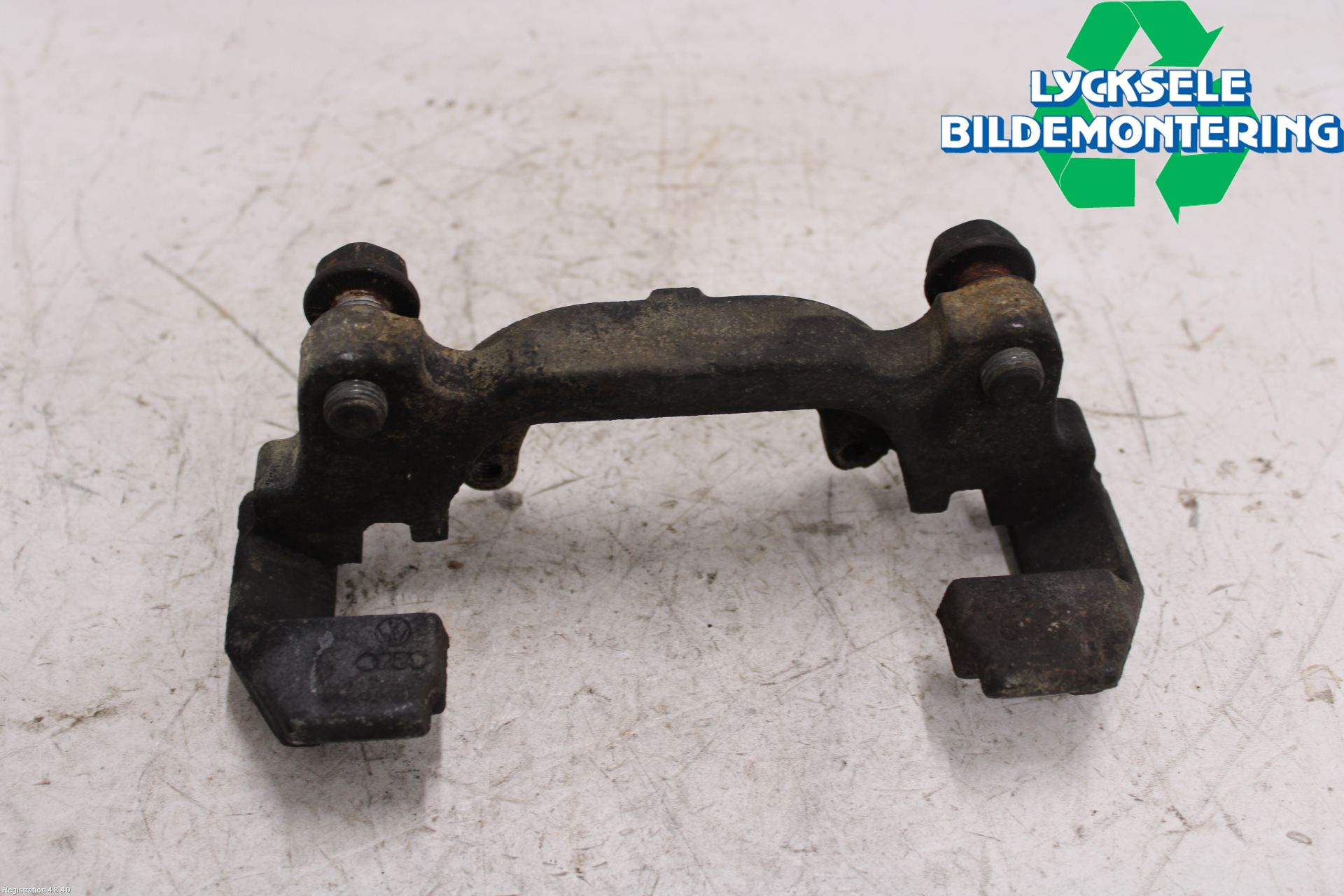 Volkswagen VW CADDY      04-10 Bromsokshållare