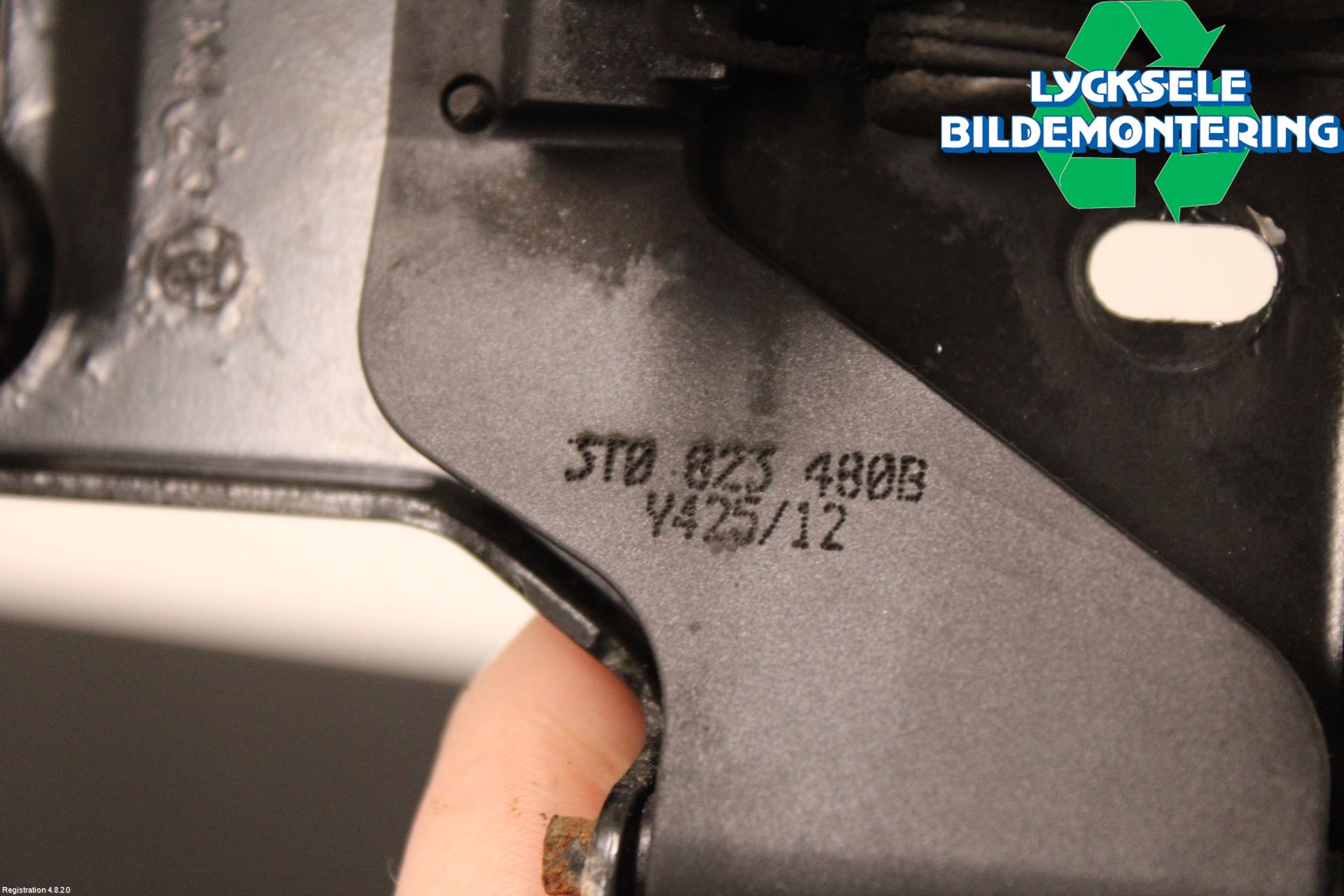 Skoda SUPERB 09-15 Huv Spärr