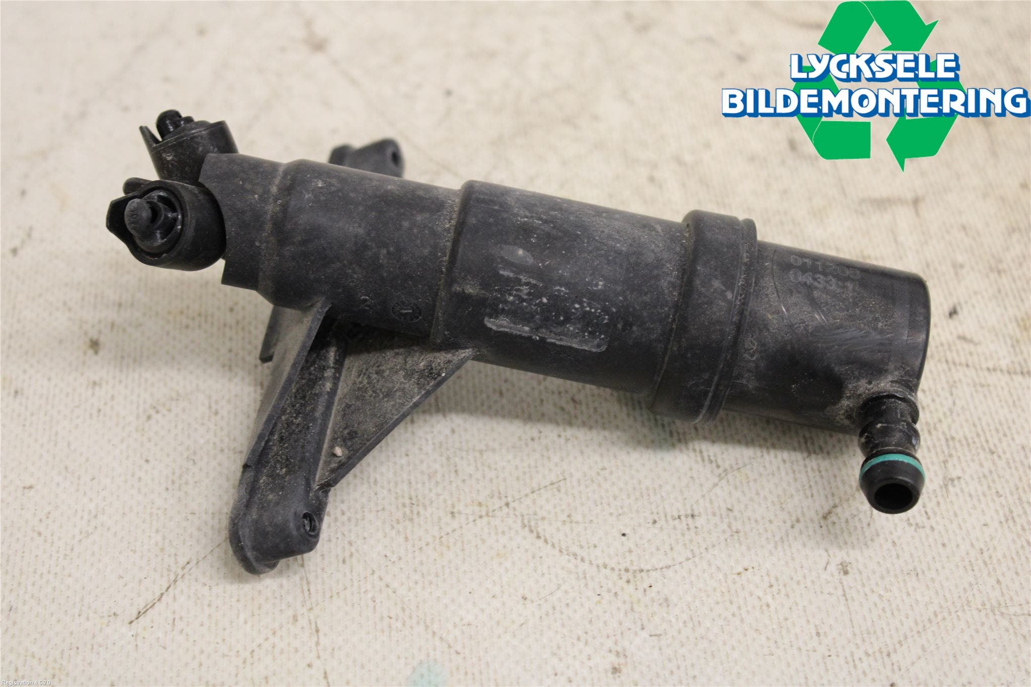 BMW 5 E60/61 Sed/Tou 02-10 Spolarmunstycke Strålkastare