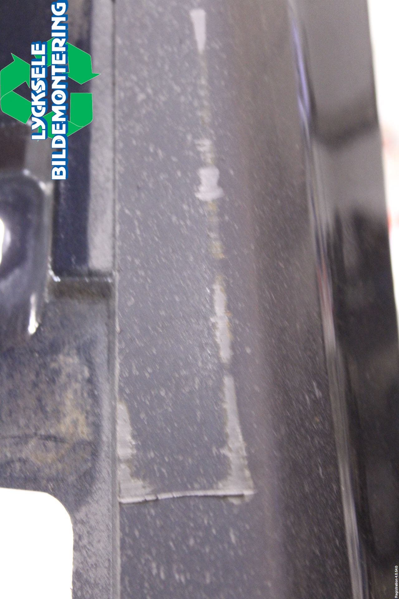 BMW 5 F10/F11/F18 09-17 Sidokjol Vä