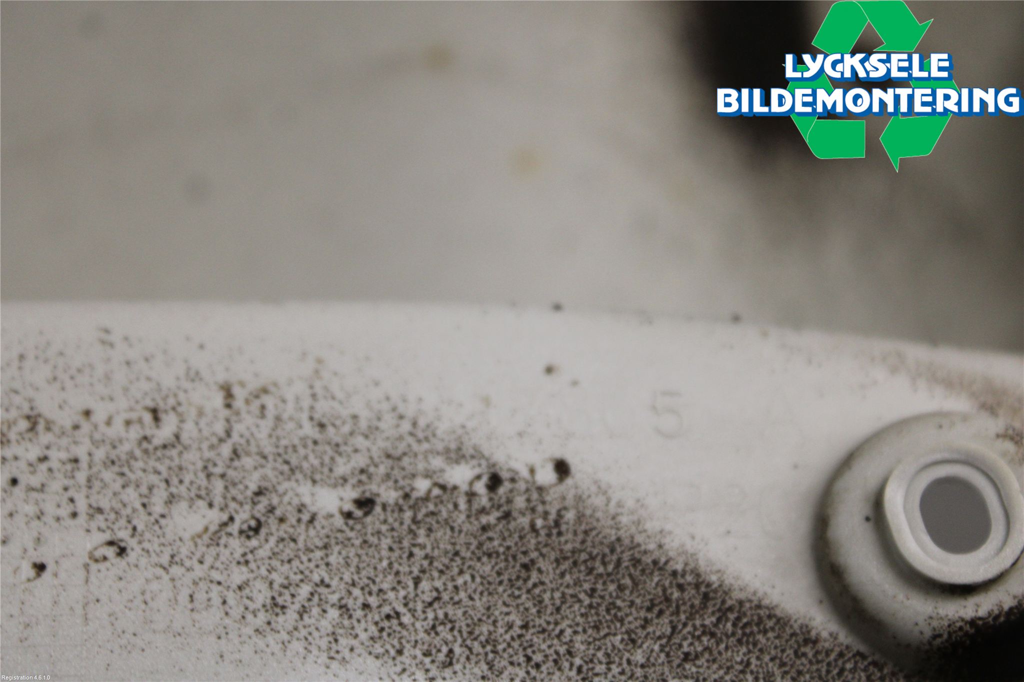 Ford FOCUS 15-18 Stötfångardel Bak Vä