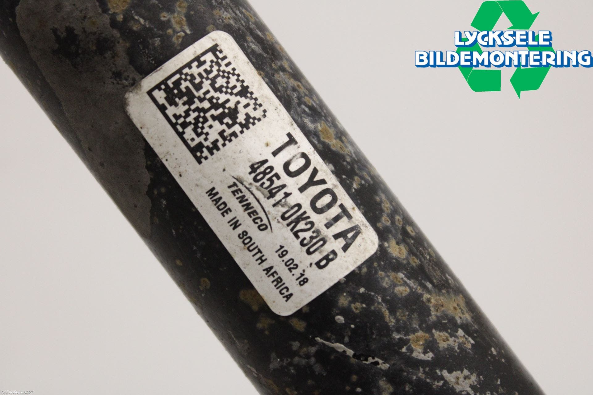 Toyota HILUX 16- Stötdämpare Bak