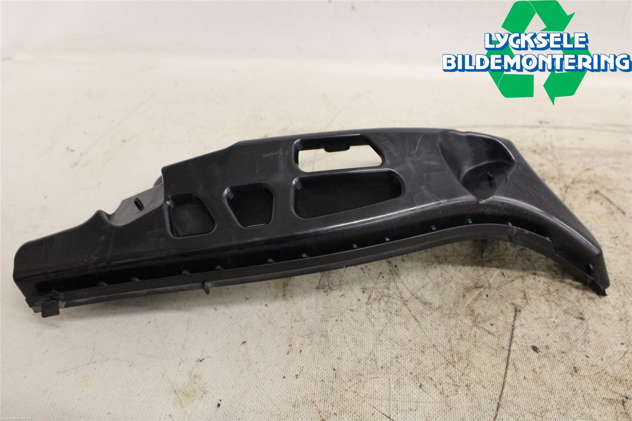 Mercedes-Benz MB CLA-KLASS (C117/X117) 13-19 Stötfångarfäste Bak Vä