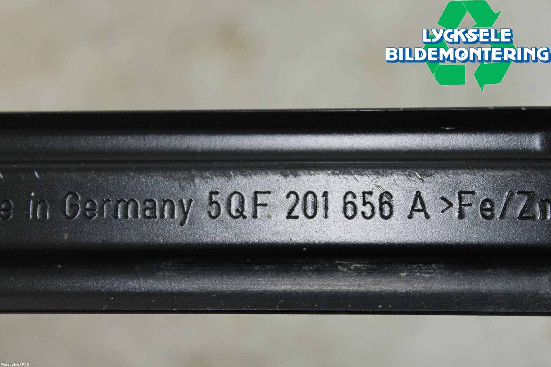 Audi Q3 F3 19- Bränsletanksband