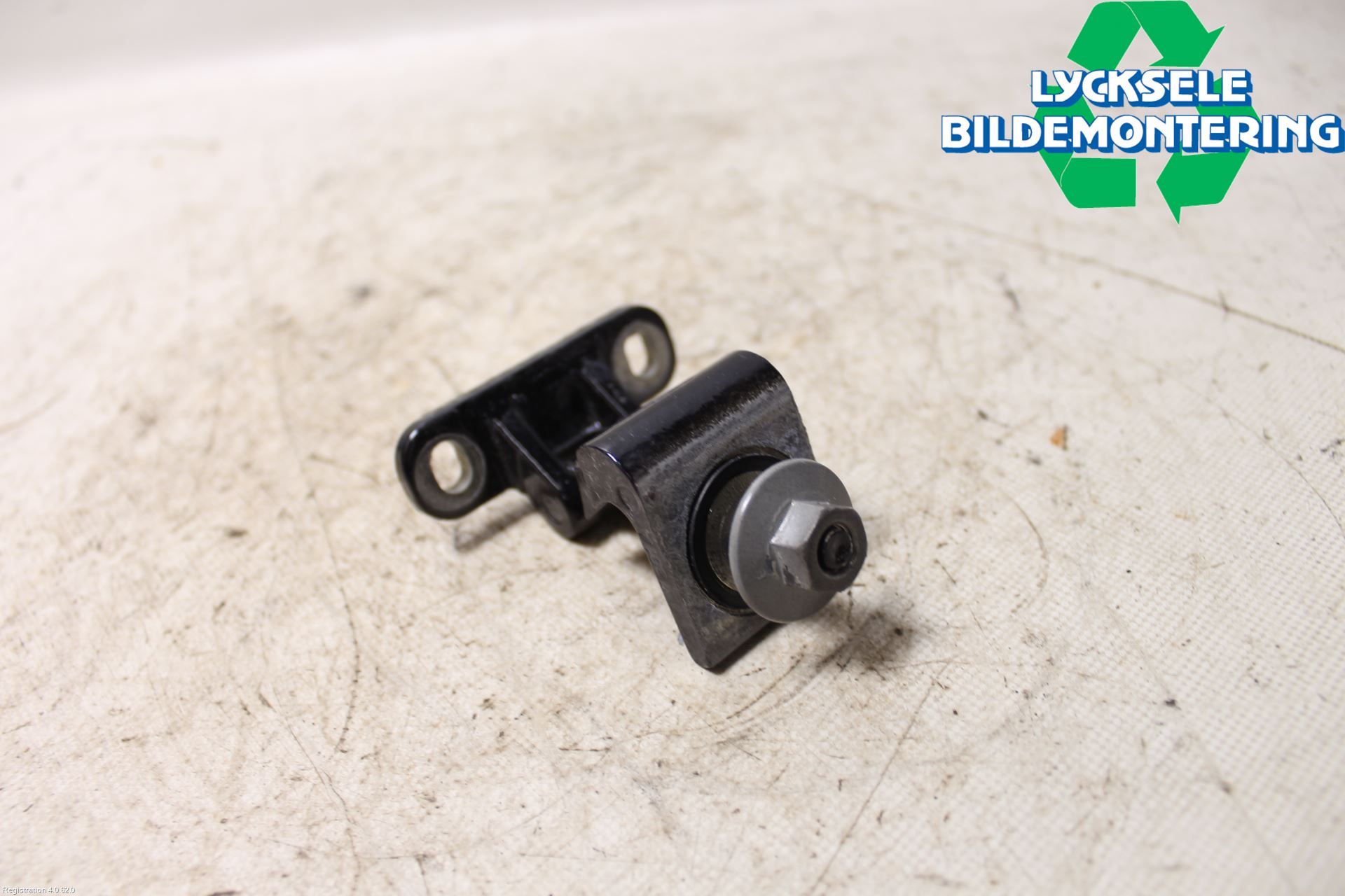 Volkswagen VW TIGUAN 16-24 Bakluckegångjärn Hö