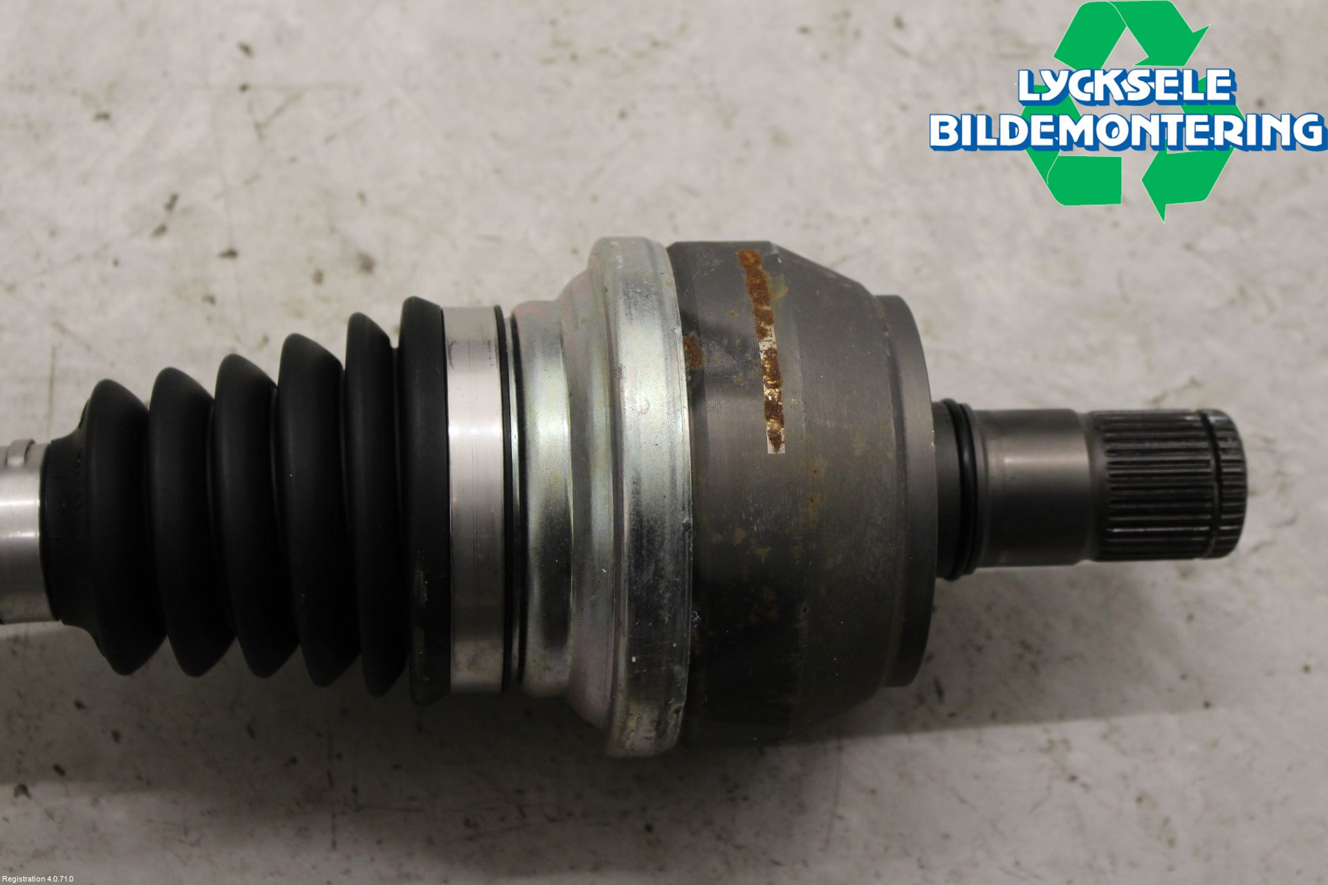 Seat TARRACO 19- Drivaxel Fram Vänster