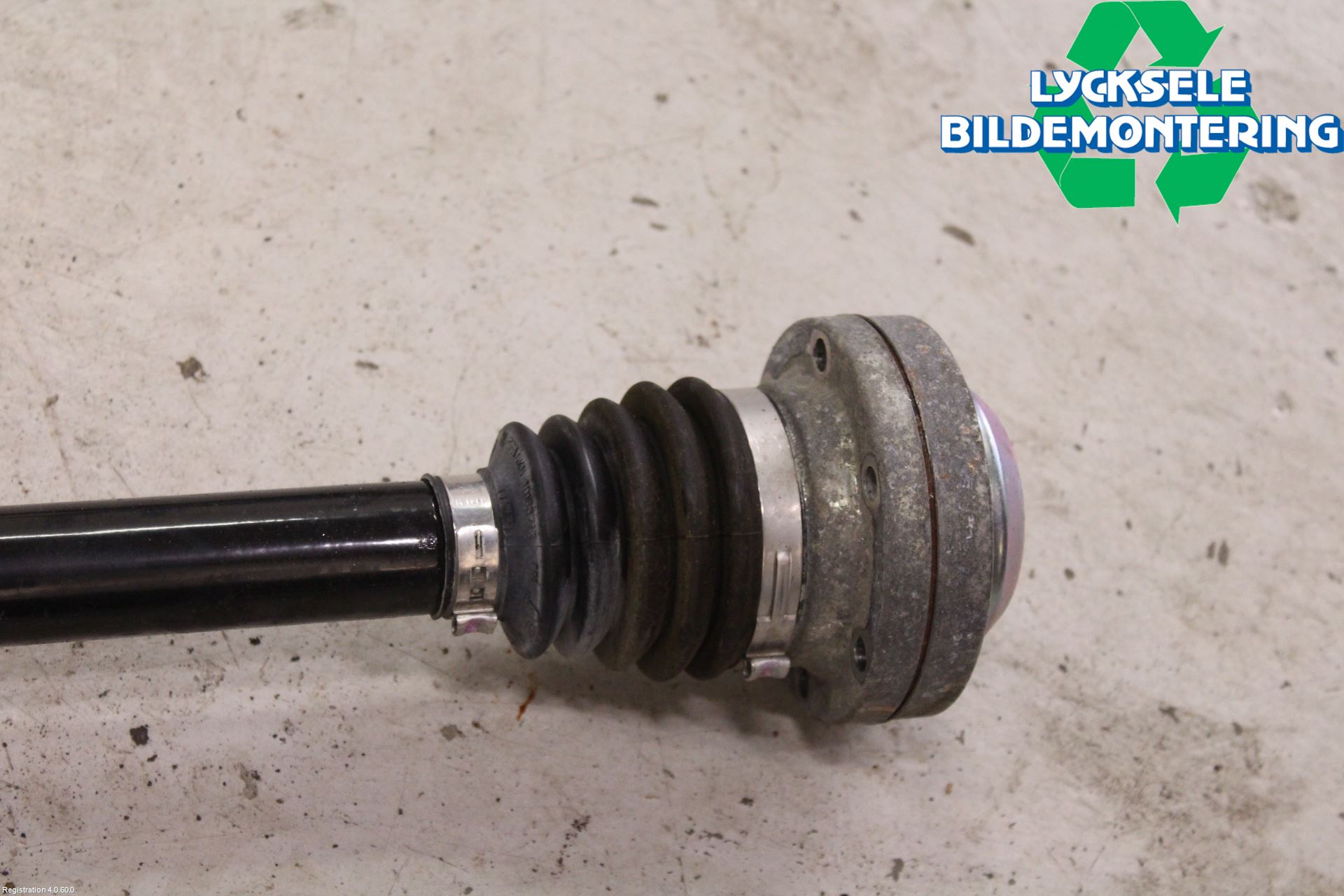 Audi A4 12-15 Drivaxel Bak Höger