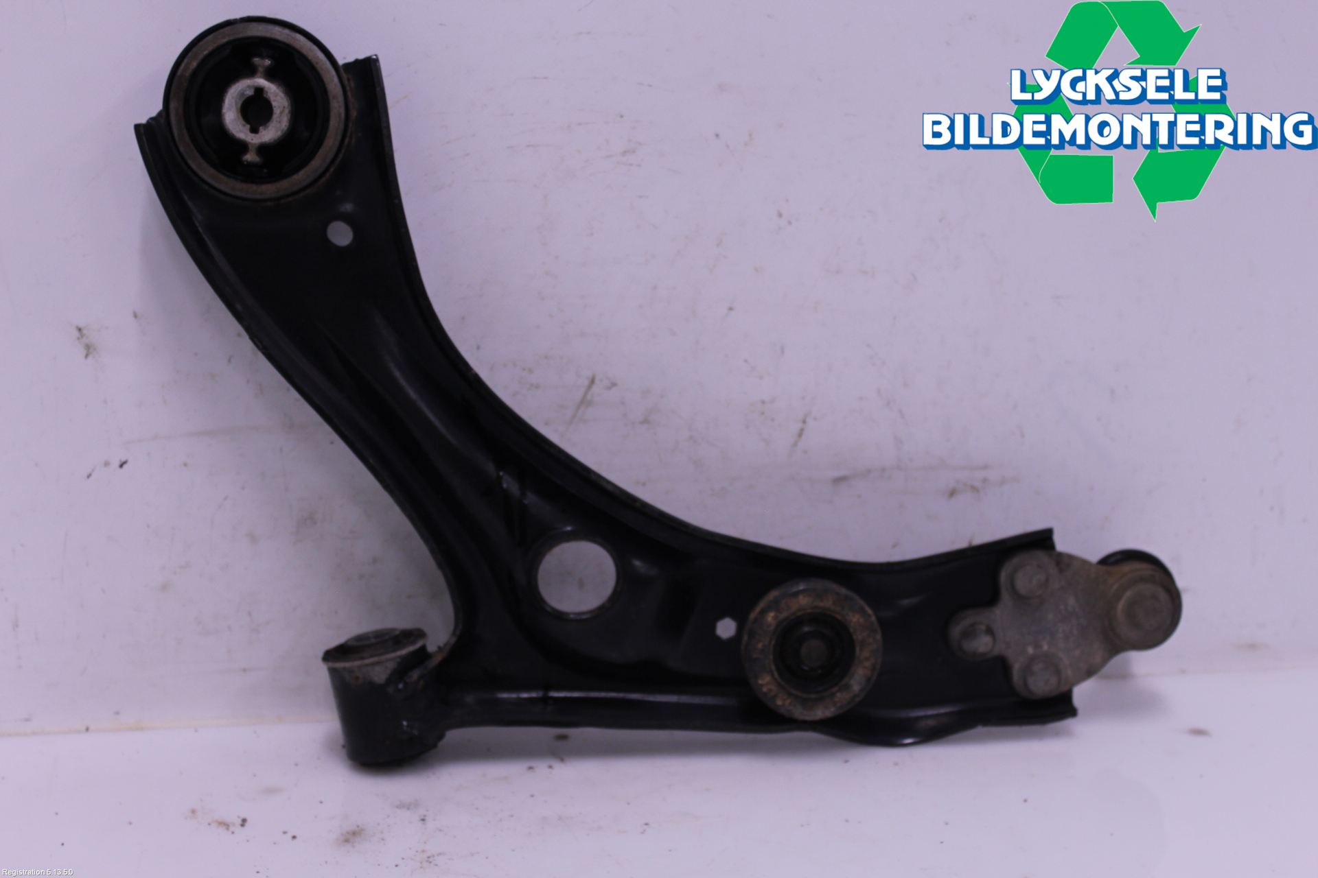 Ford FOCUS 19- Bärarm Fram Undre Hö