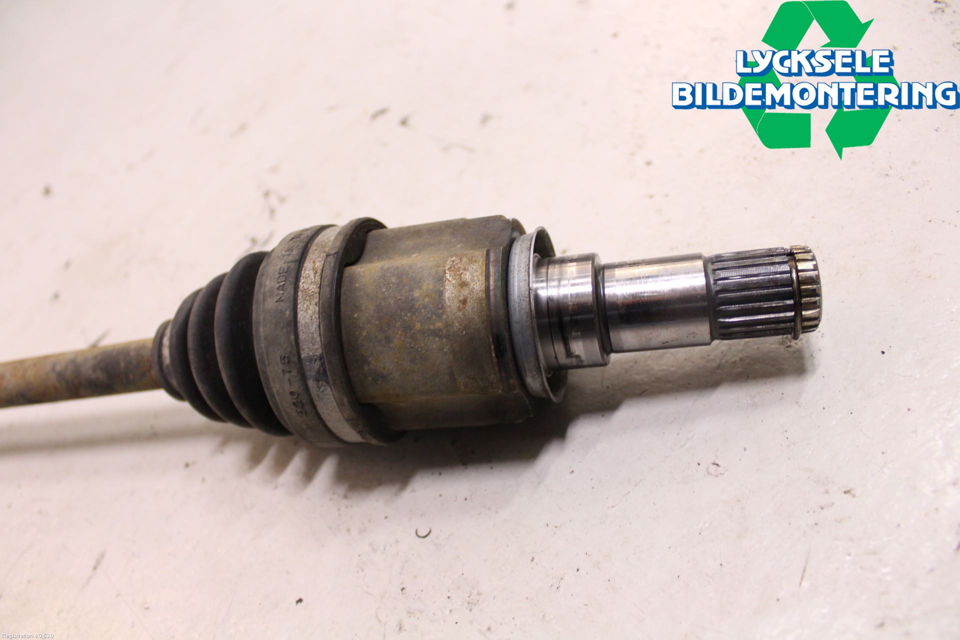 Mitsubishi SPACE STAR 13- Drivaxel Fram Vänster