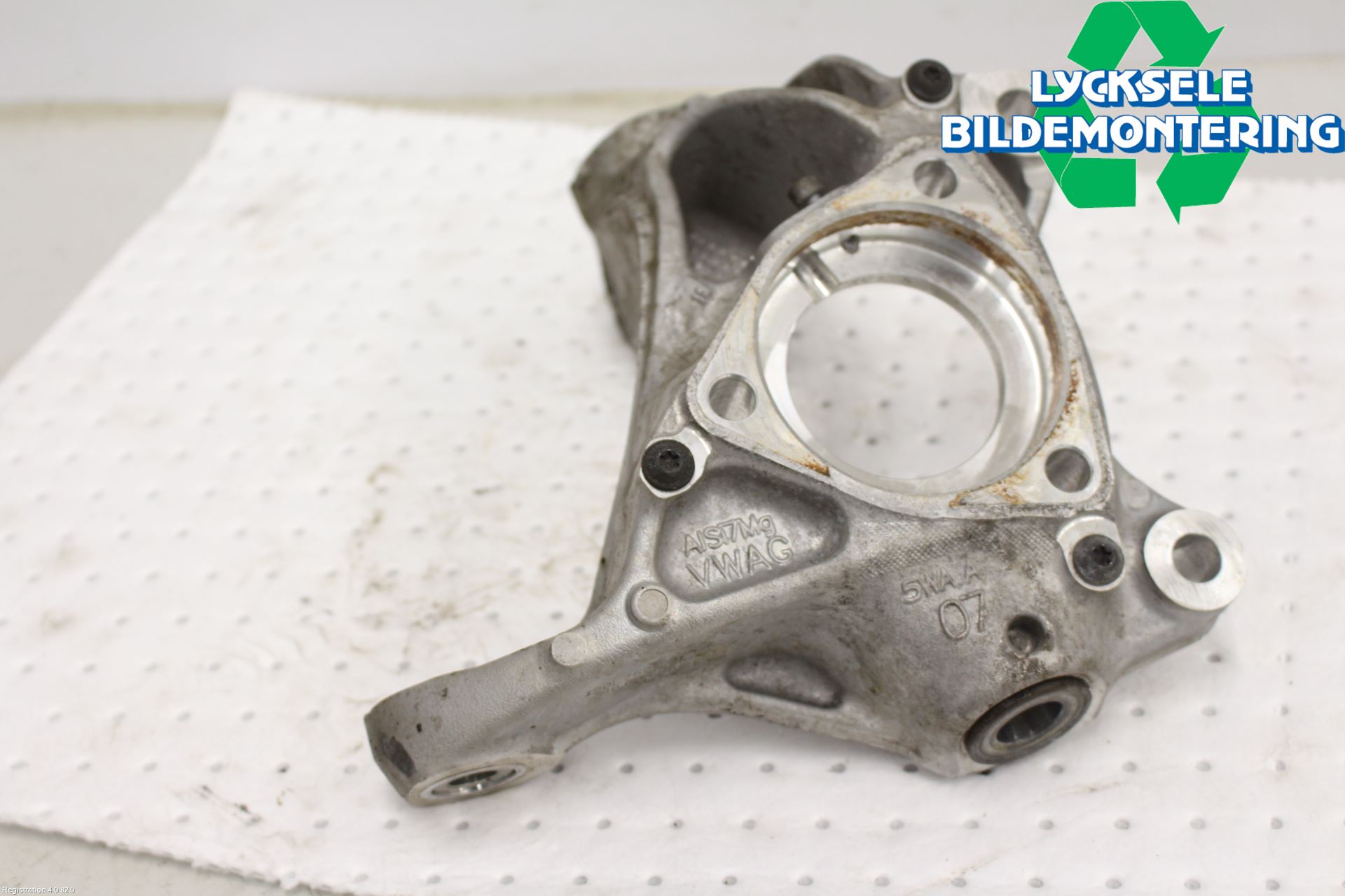 Audi A3/S3 8Y 21- Styrspindel Lagerhus Hö