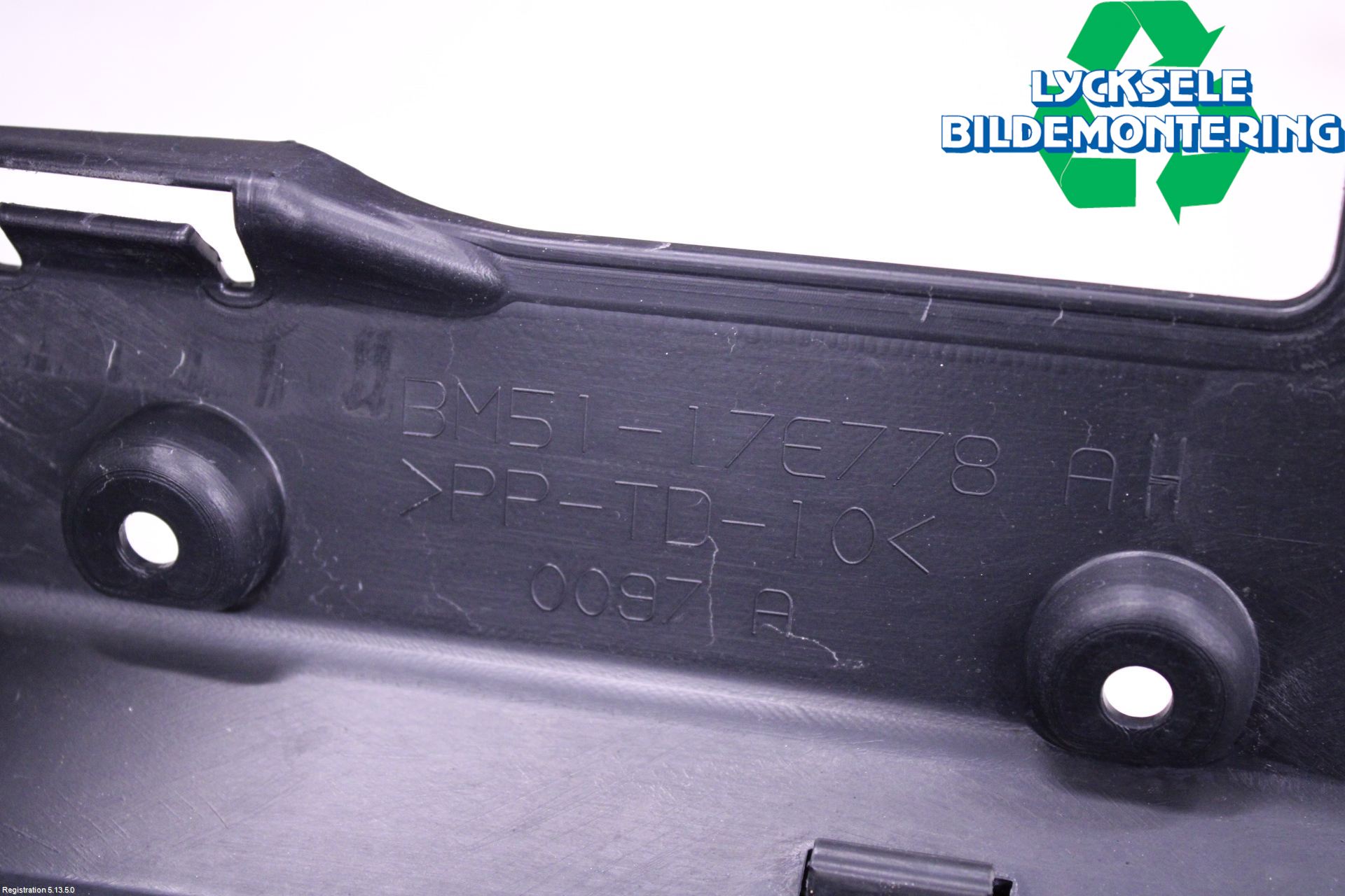 Ford FOCUS 11-14 Stötfångardel Fram Mitt
