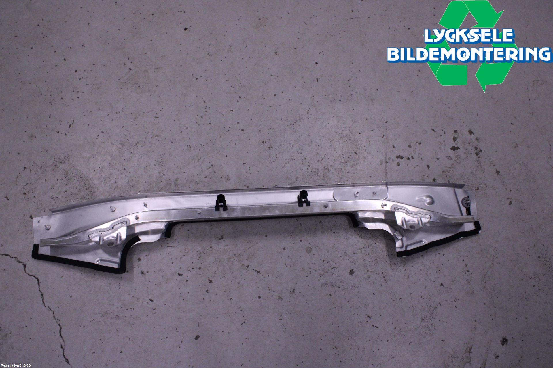 Volkswagen VW TOUAREG CR 18- Torpedplåt-Torpedplast