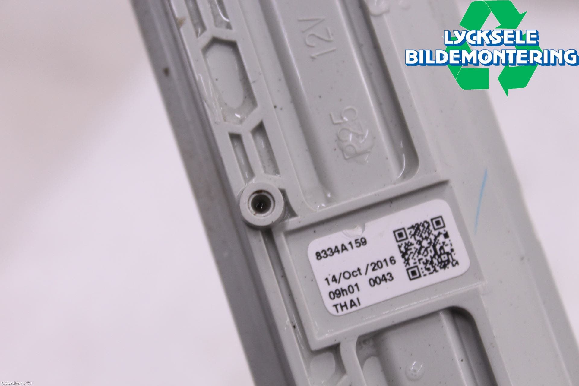 Mitsubishi L200 16-23 Bromsljus Bakruta