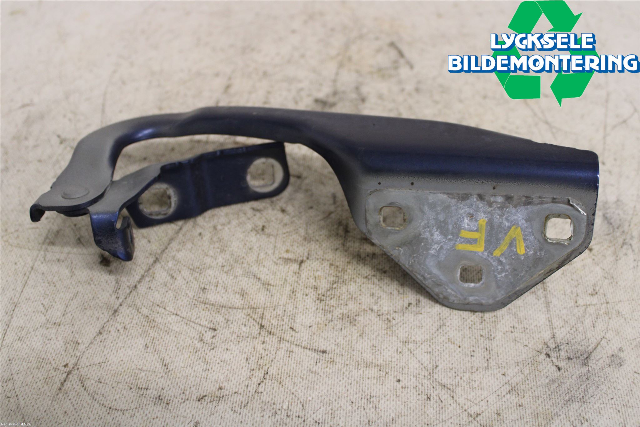 Dacia DUSTER 10-17 Huvgångjärn