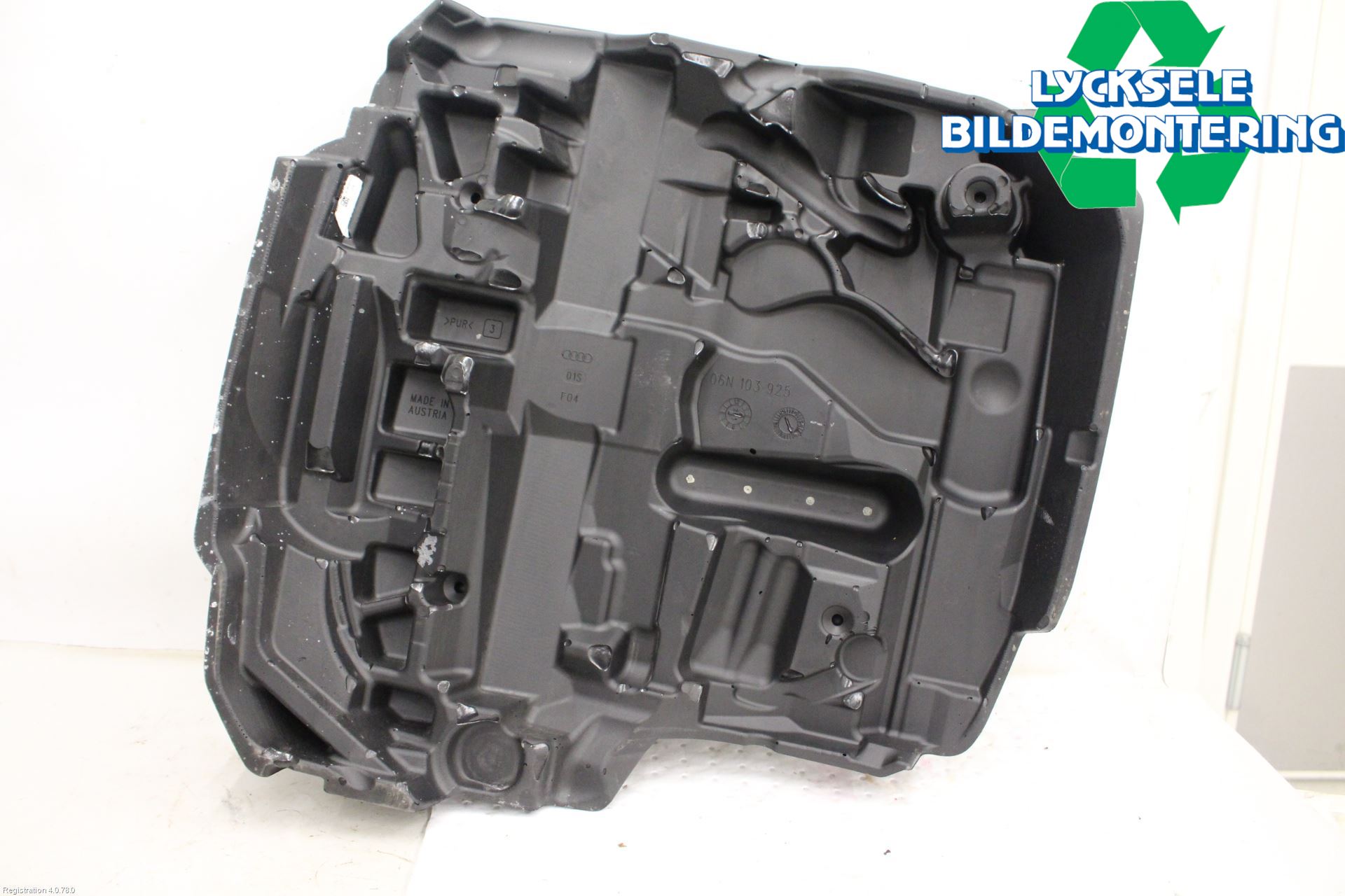 Audi A6 F2/C8 19- Motorkåpa