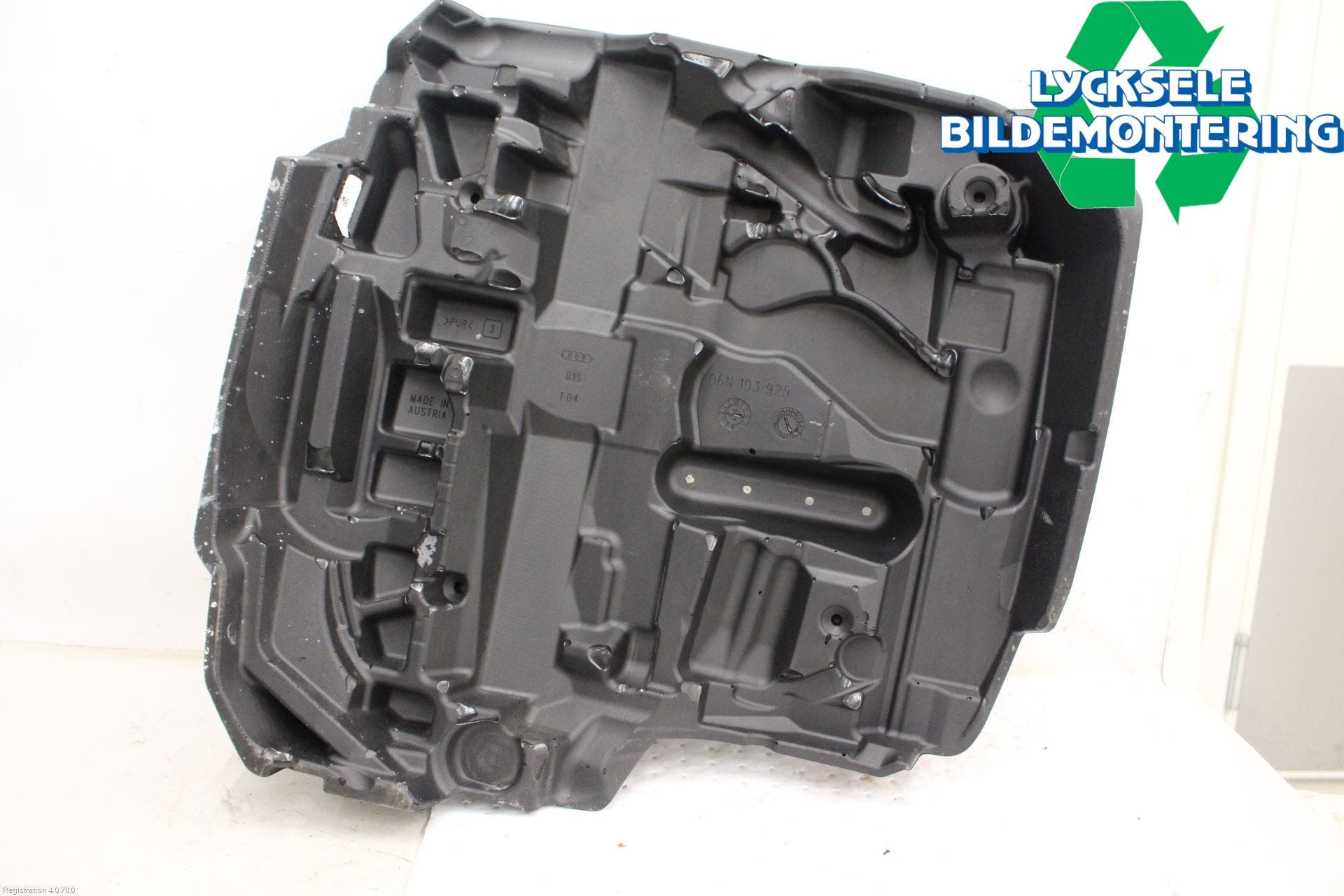 Audi A6 F2/C8 19- Motorkåpa