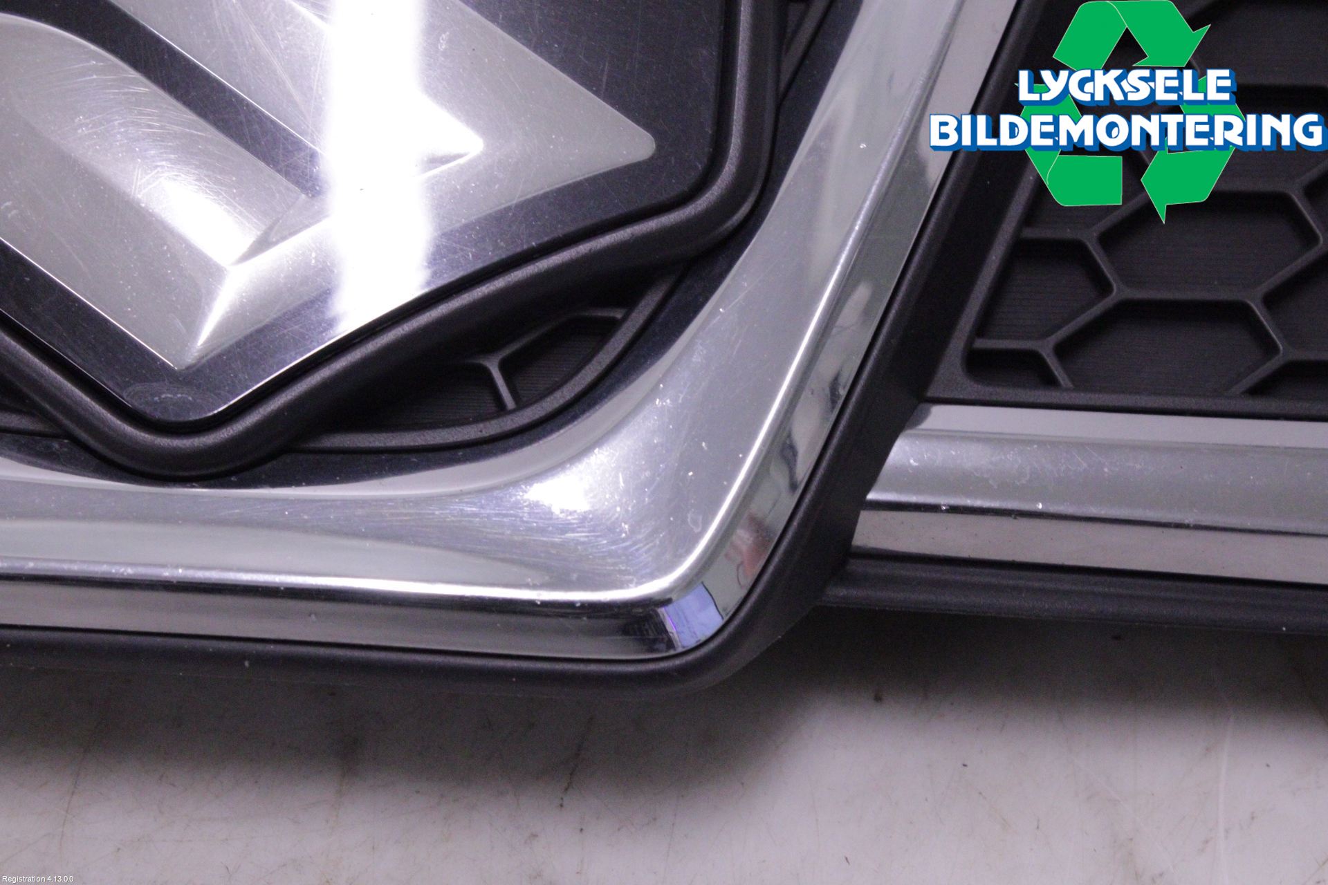 Suzuki VITARA 15- Grill Komp