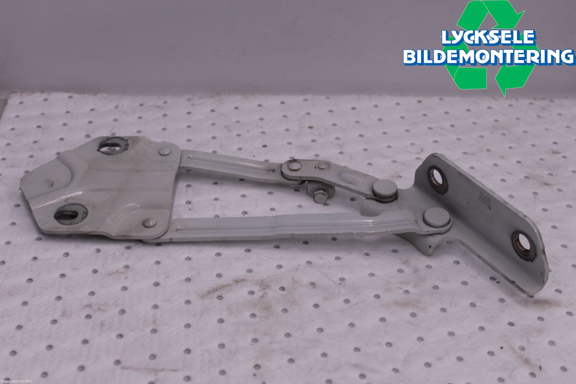 Volkswagen VW CADDY      04-10 Huvgångjärn