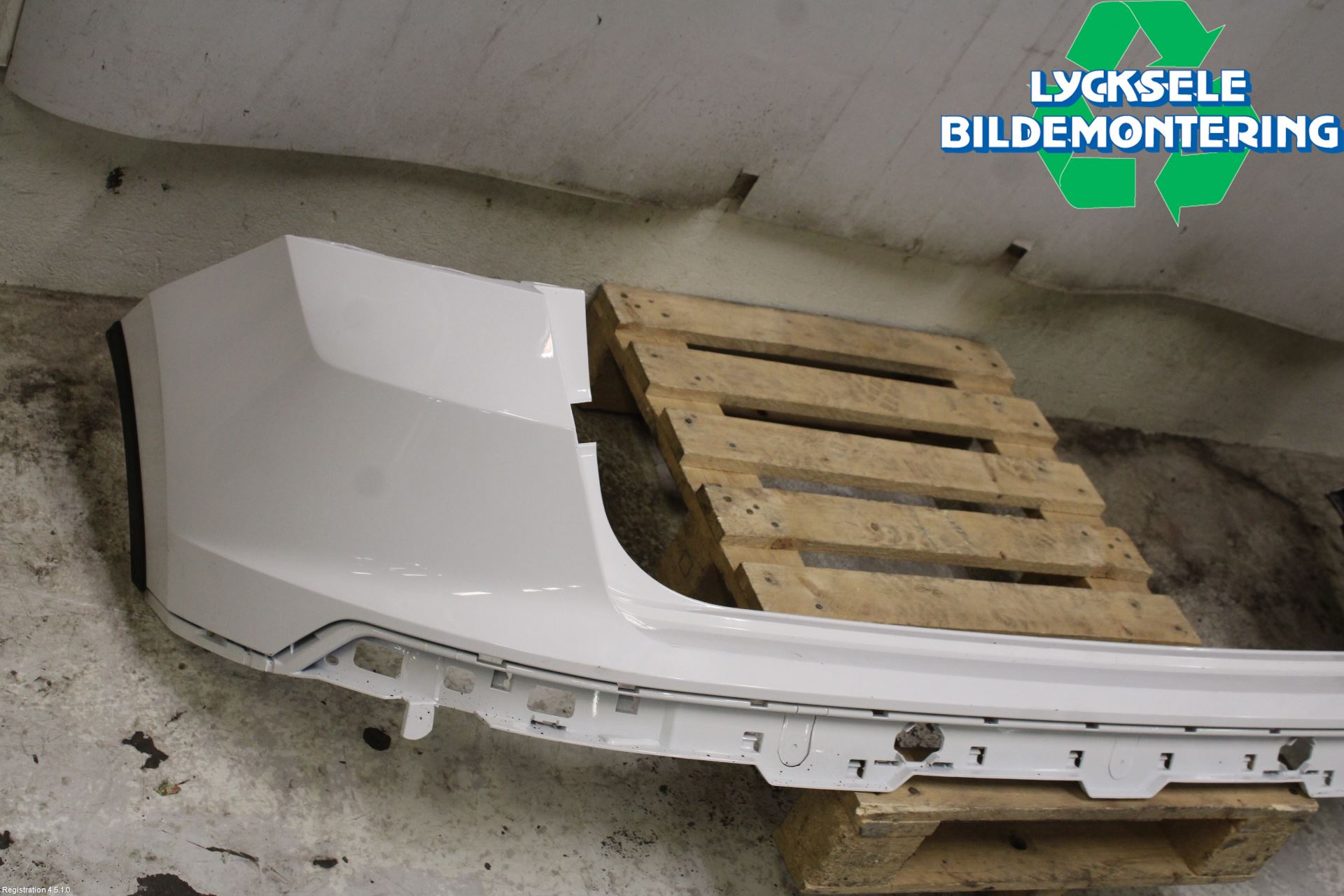 Seat ATECA 16->> Stötfångarbeklädnad Bak