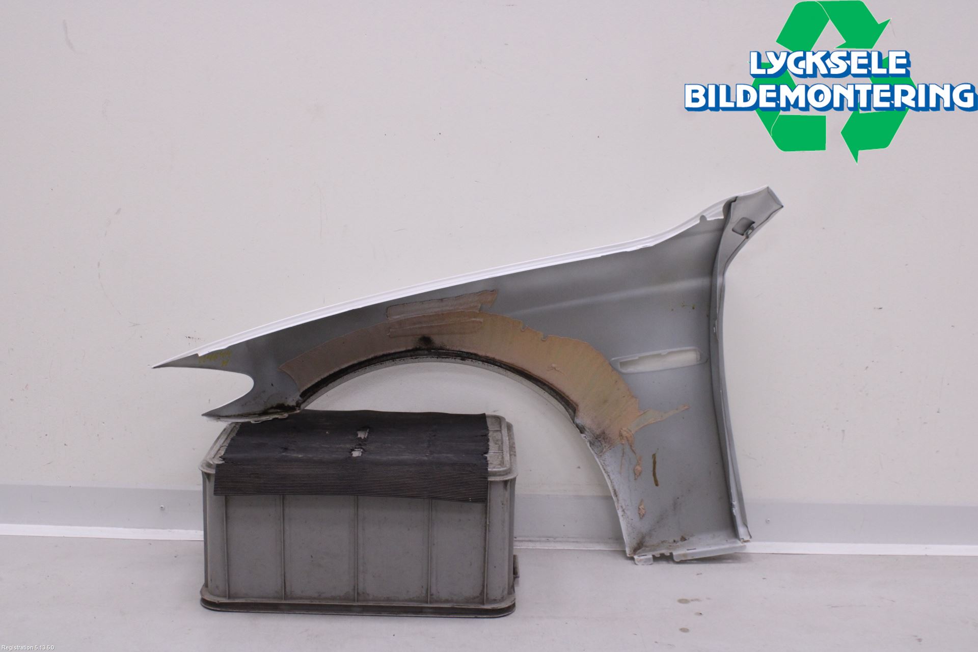 BMW 5 F10/F11/F18 09-17 Skärm Fram Höger