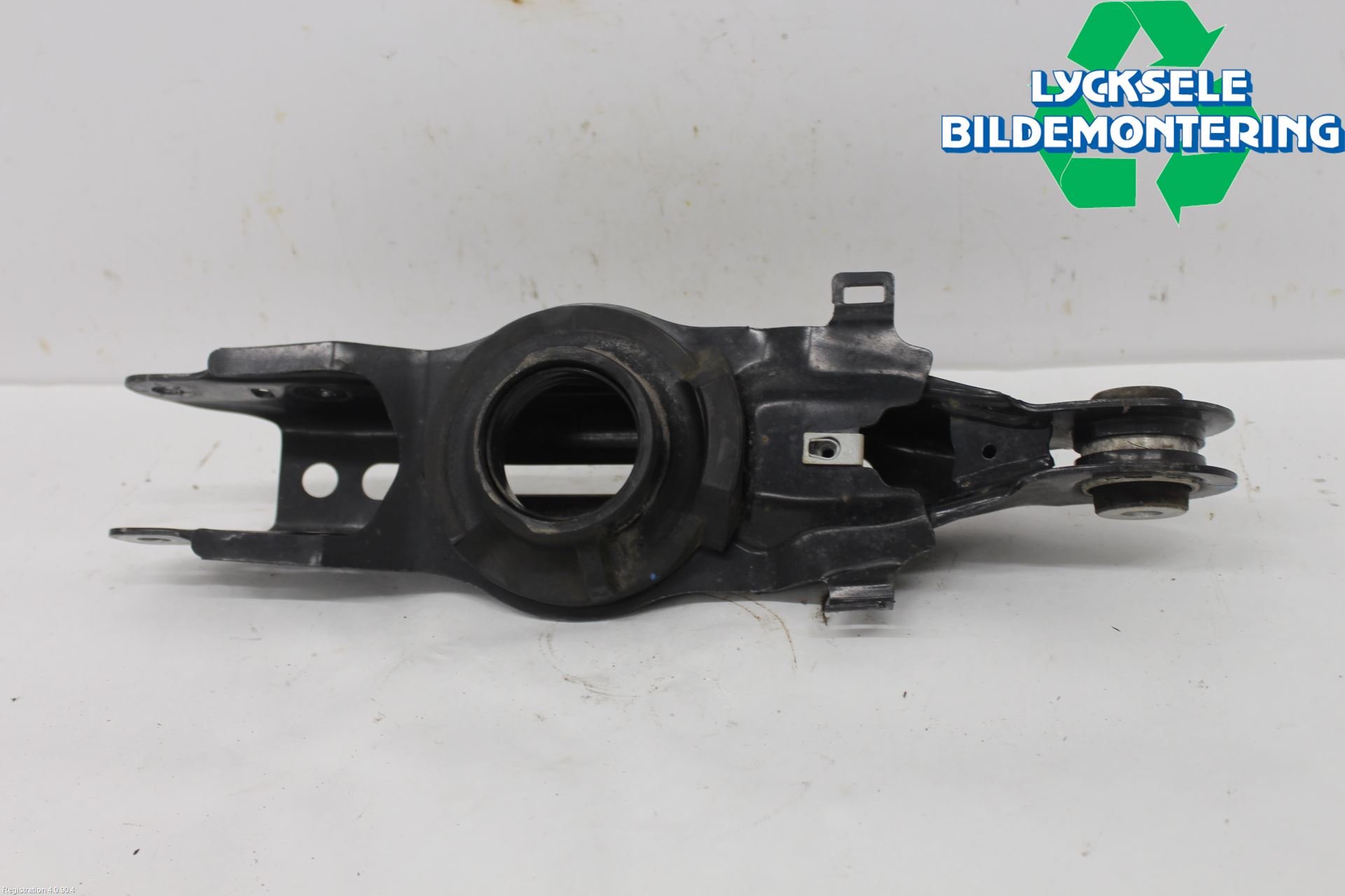 Ford MUSTANG Mach-E 21- Bärarm Bak Vänster