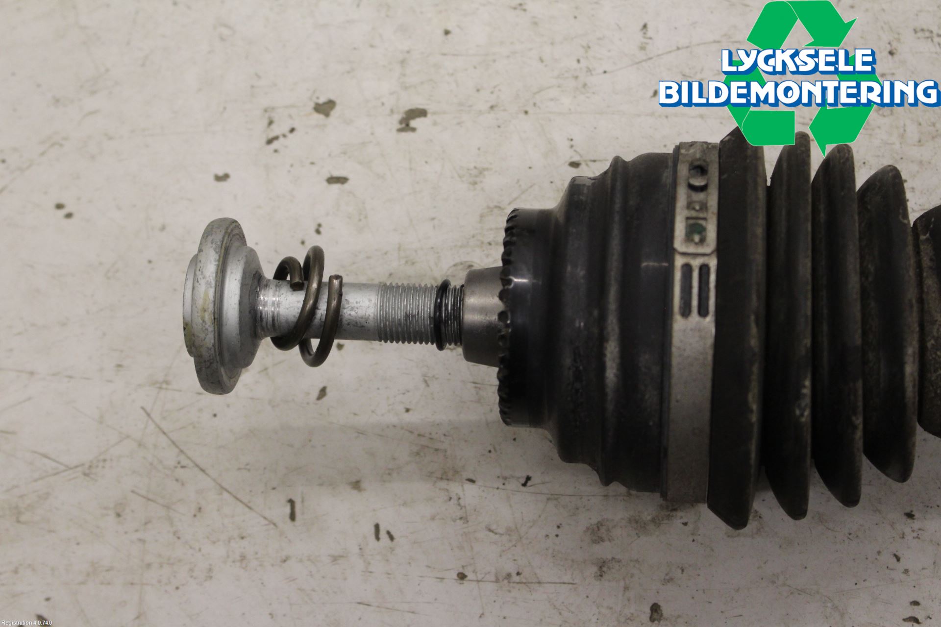 BMW 3 F30/F31/F80 12-19 Drivaxel Fram Vänster