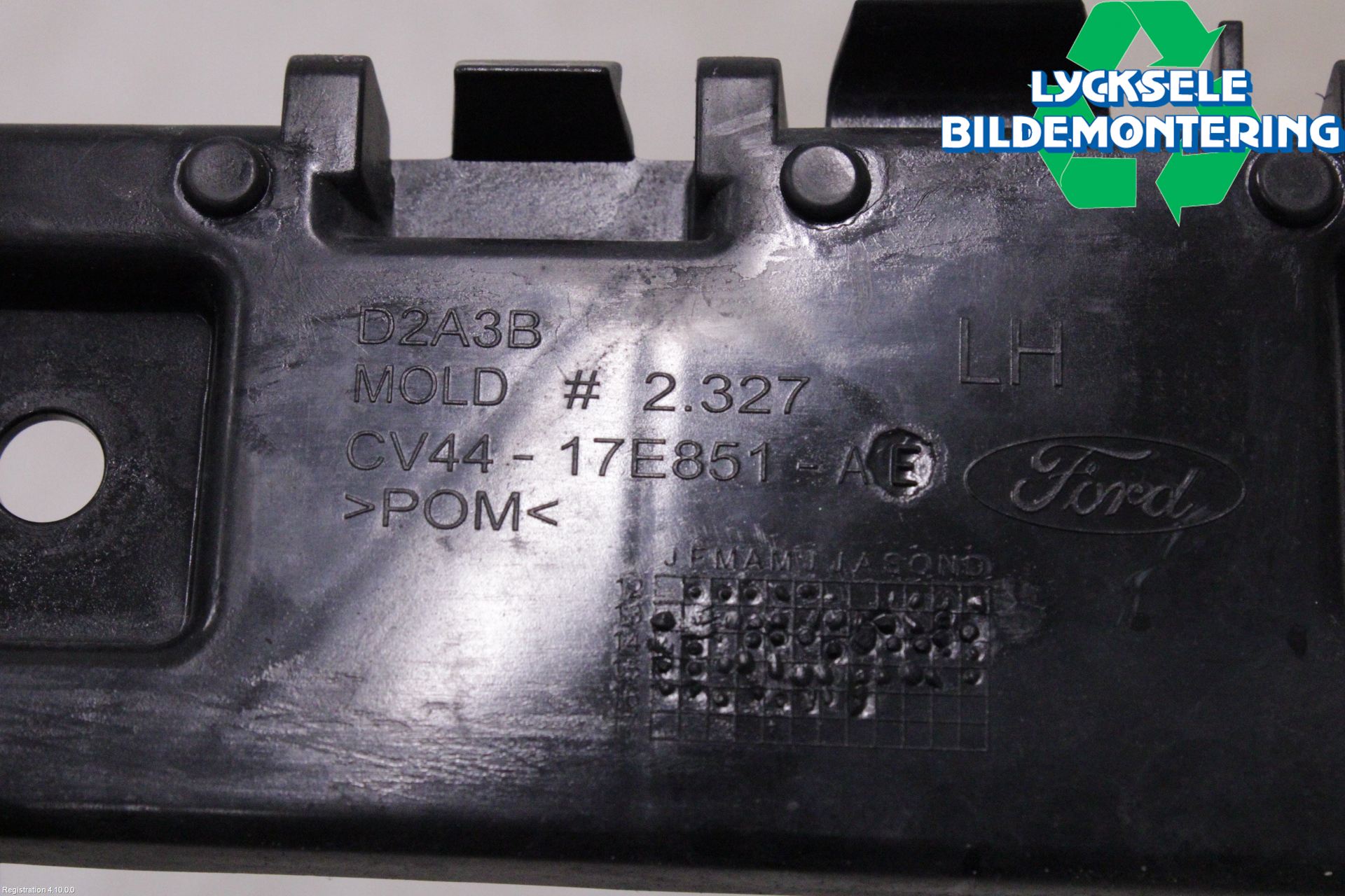 Ford KUGA 13-16 Stötfångarfäste Bak Vä