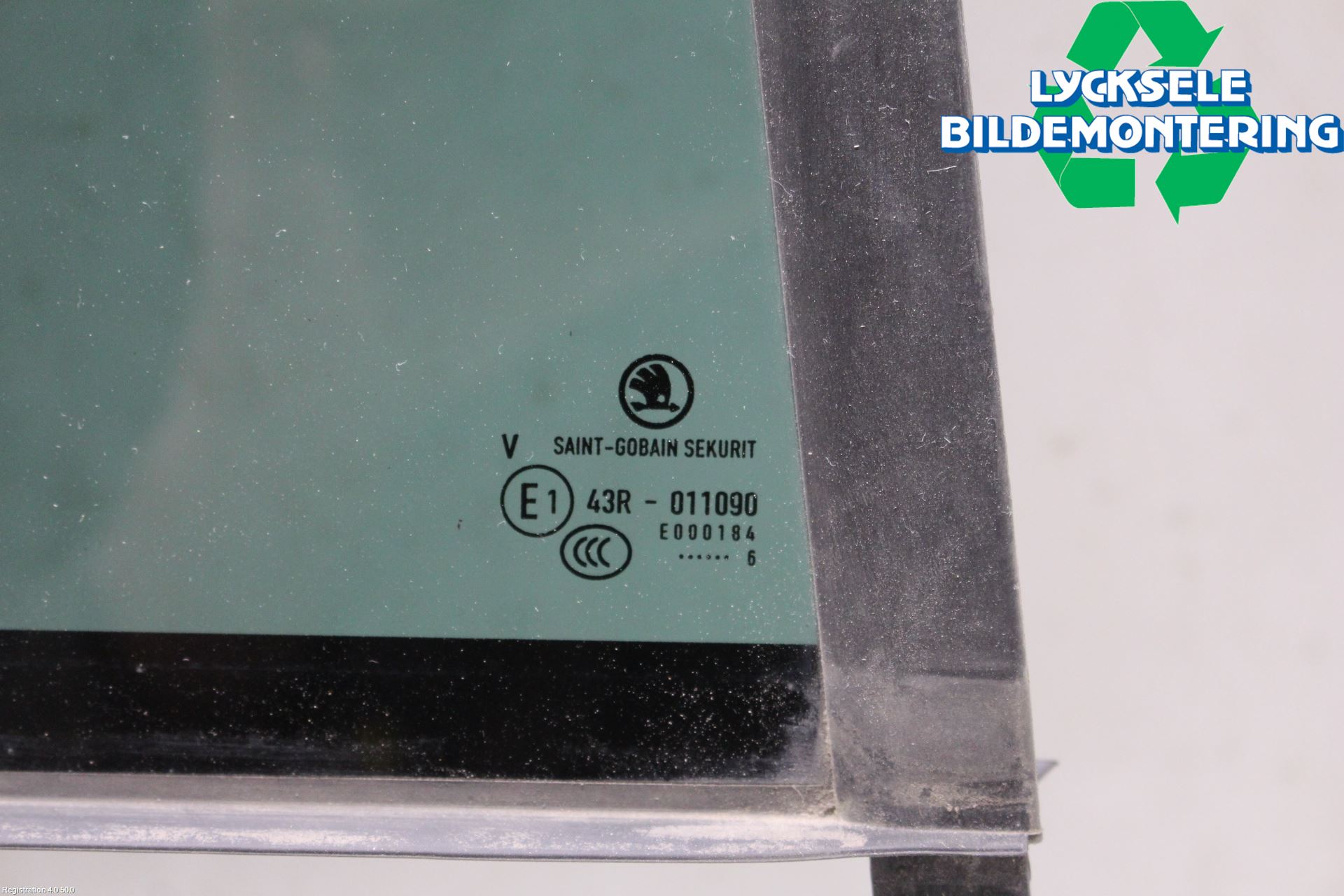 Skoda SUPERB 16-24 Dörruta Bak Lilla Hö