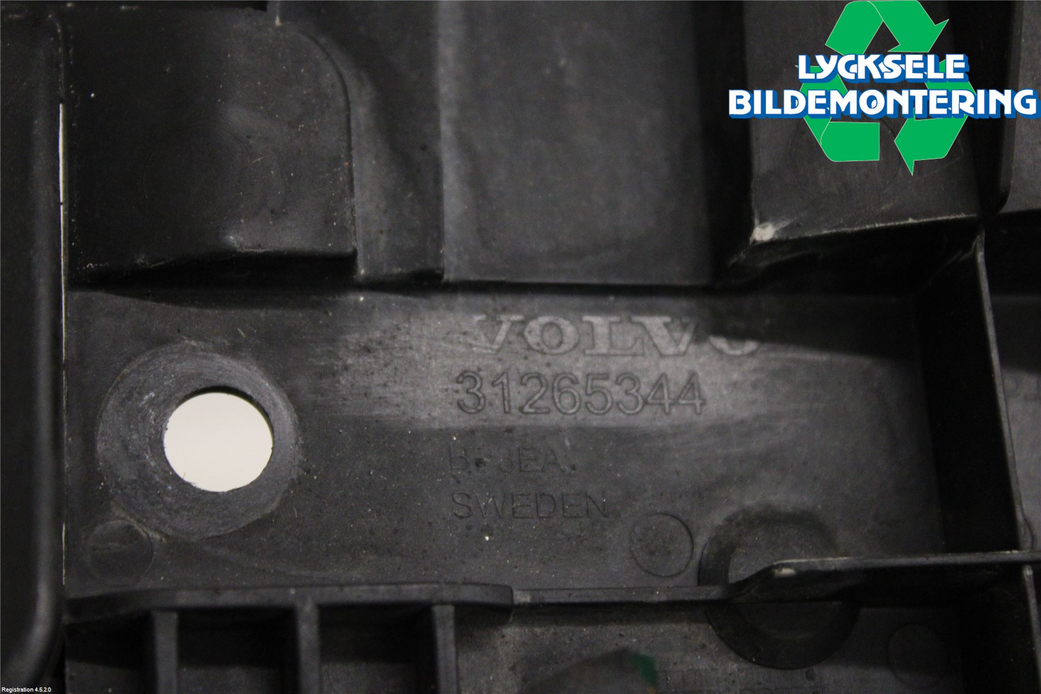 Volvo V70 08-13 Stötfångarfäste Fram Vä