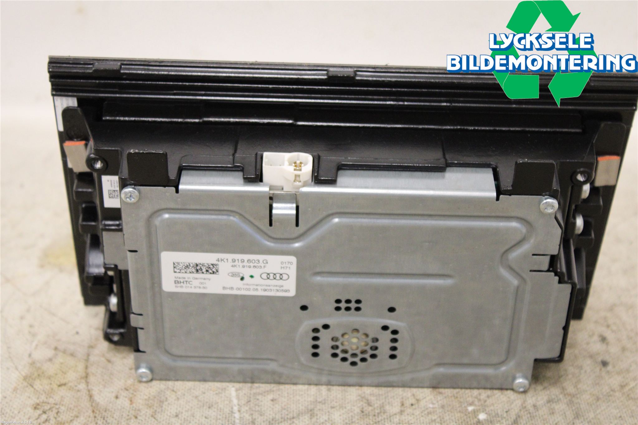 Audi A6 F2/C8 19- Bildskärm